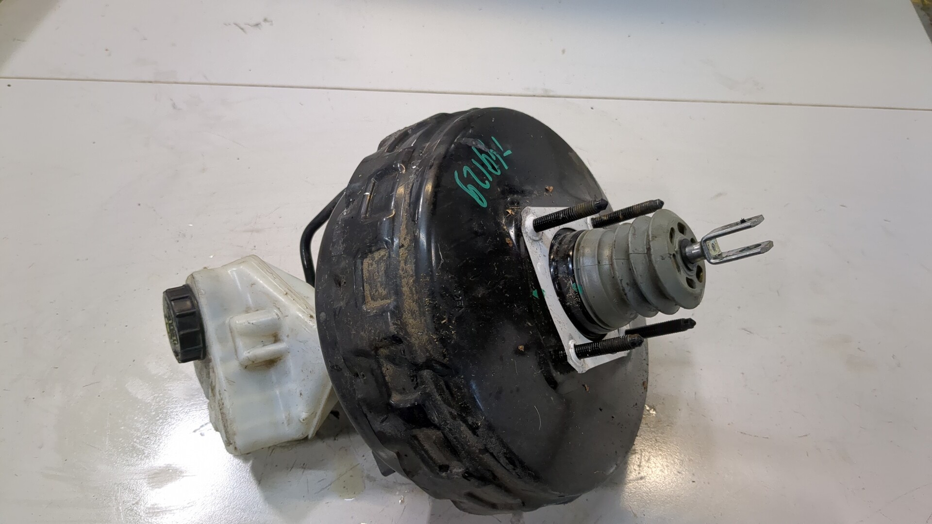 Цилиндр тормозной главный