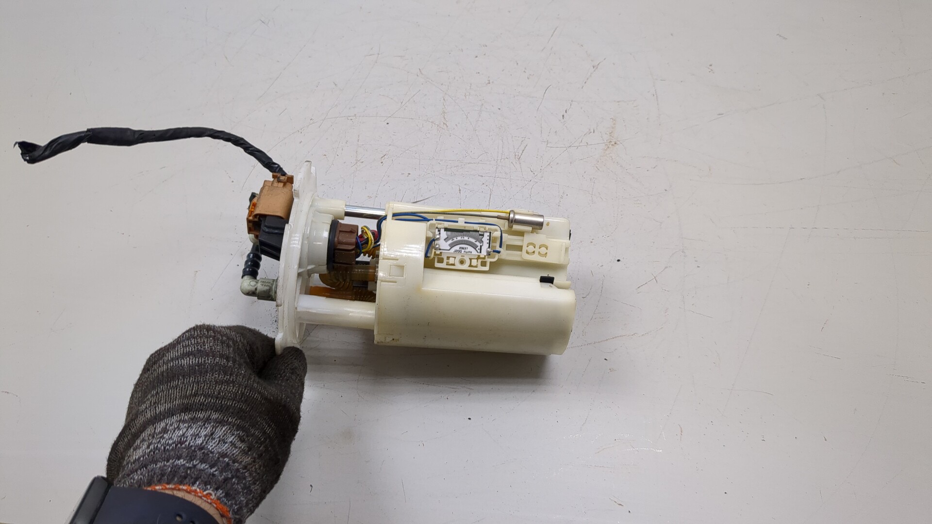 Насос топливный электрический