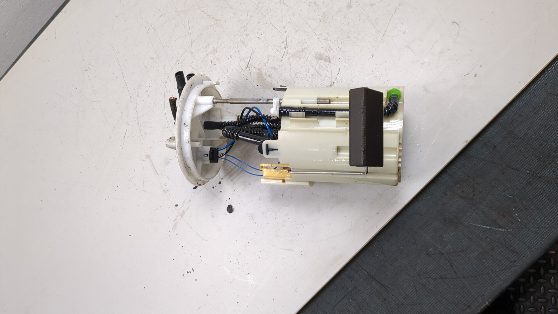 Насос топливный электрический