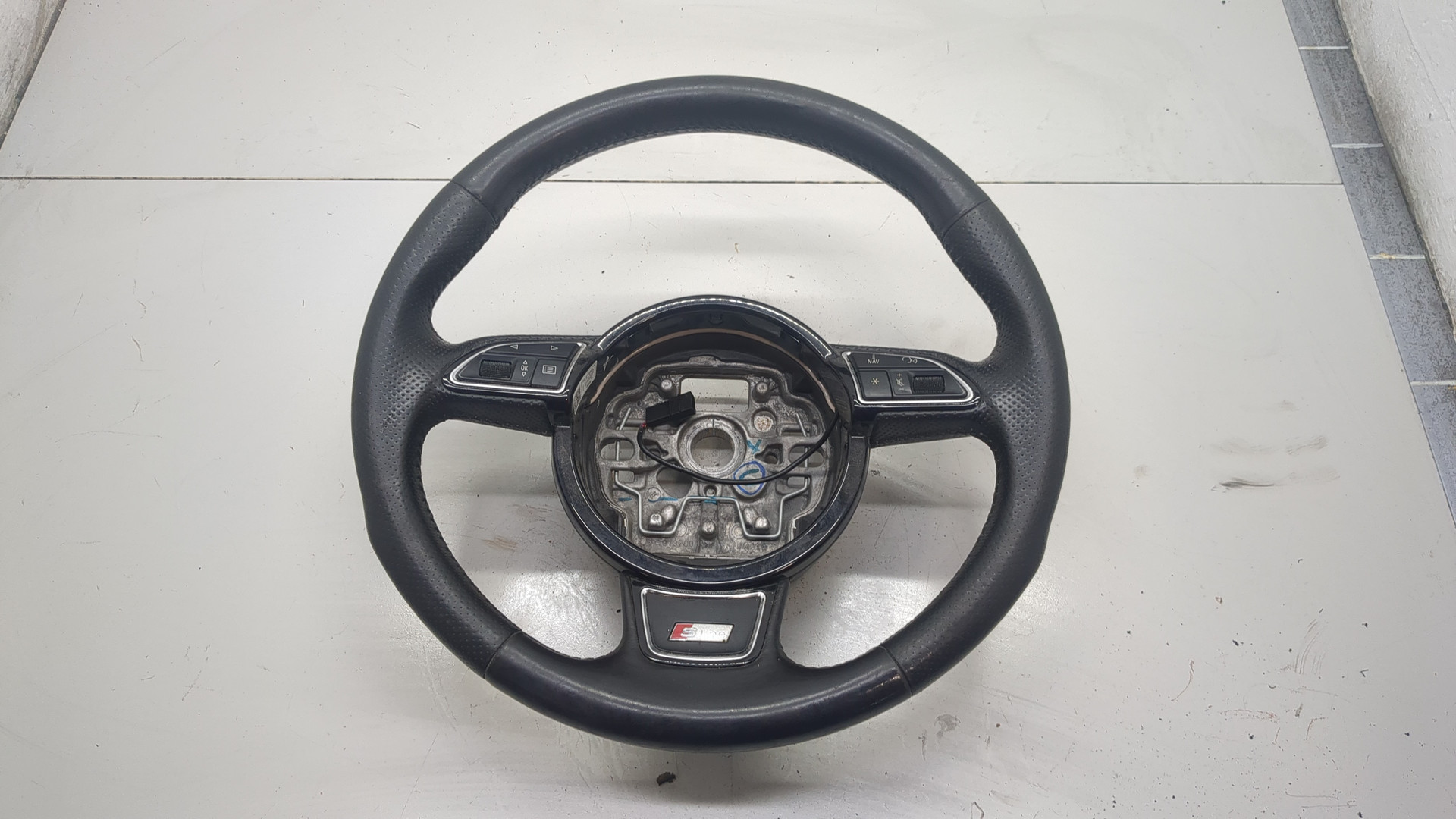 Рулевое колесо (руль)