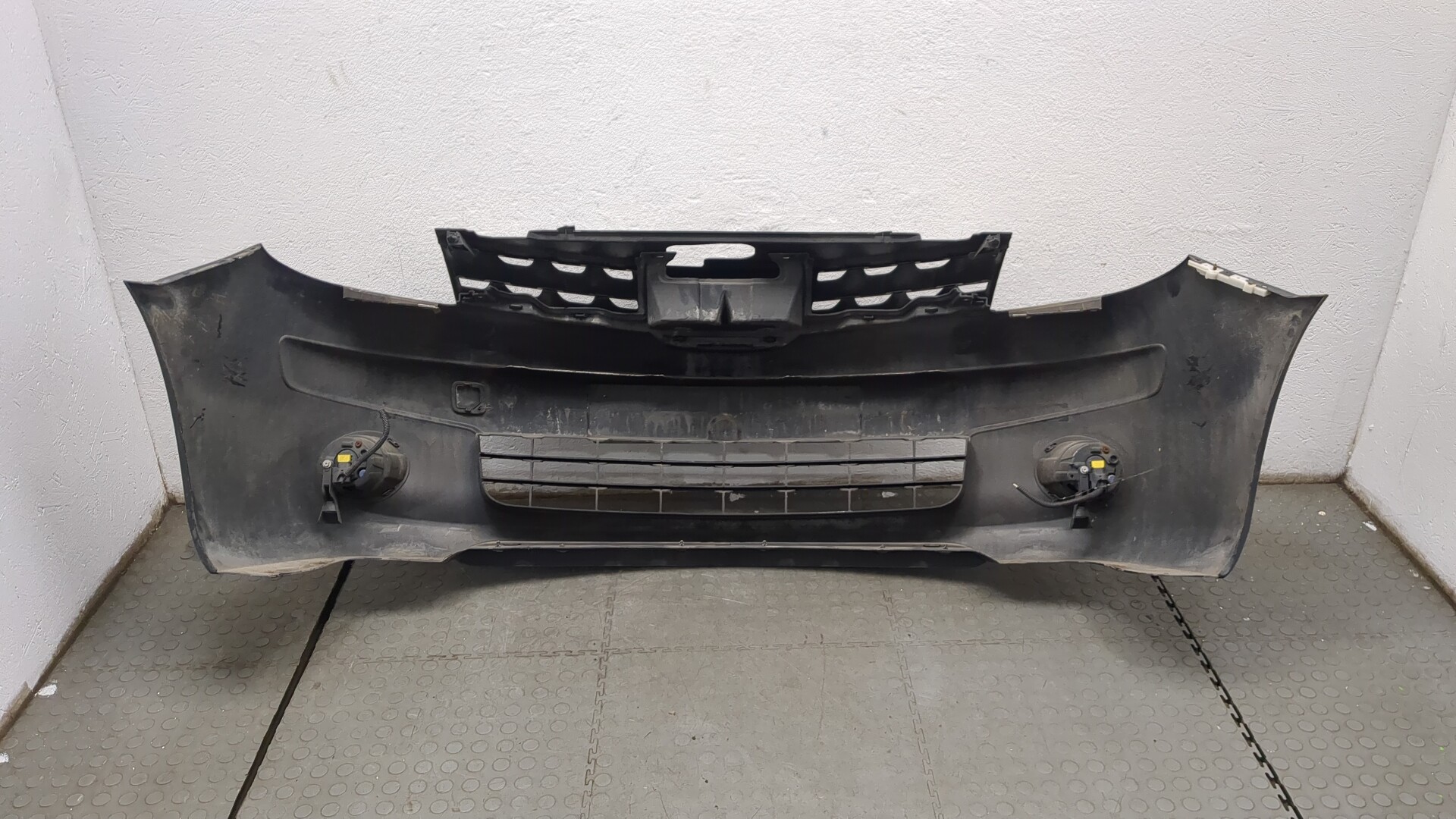 Бампер передний
