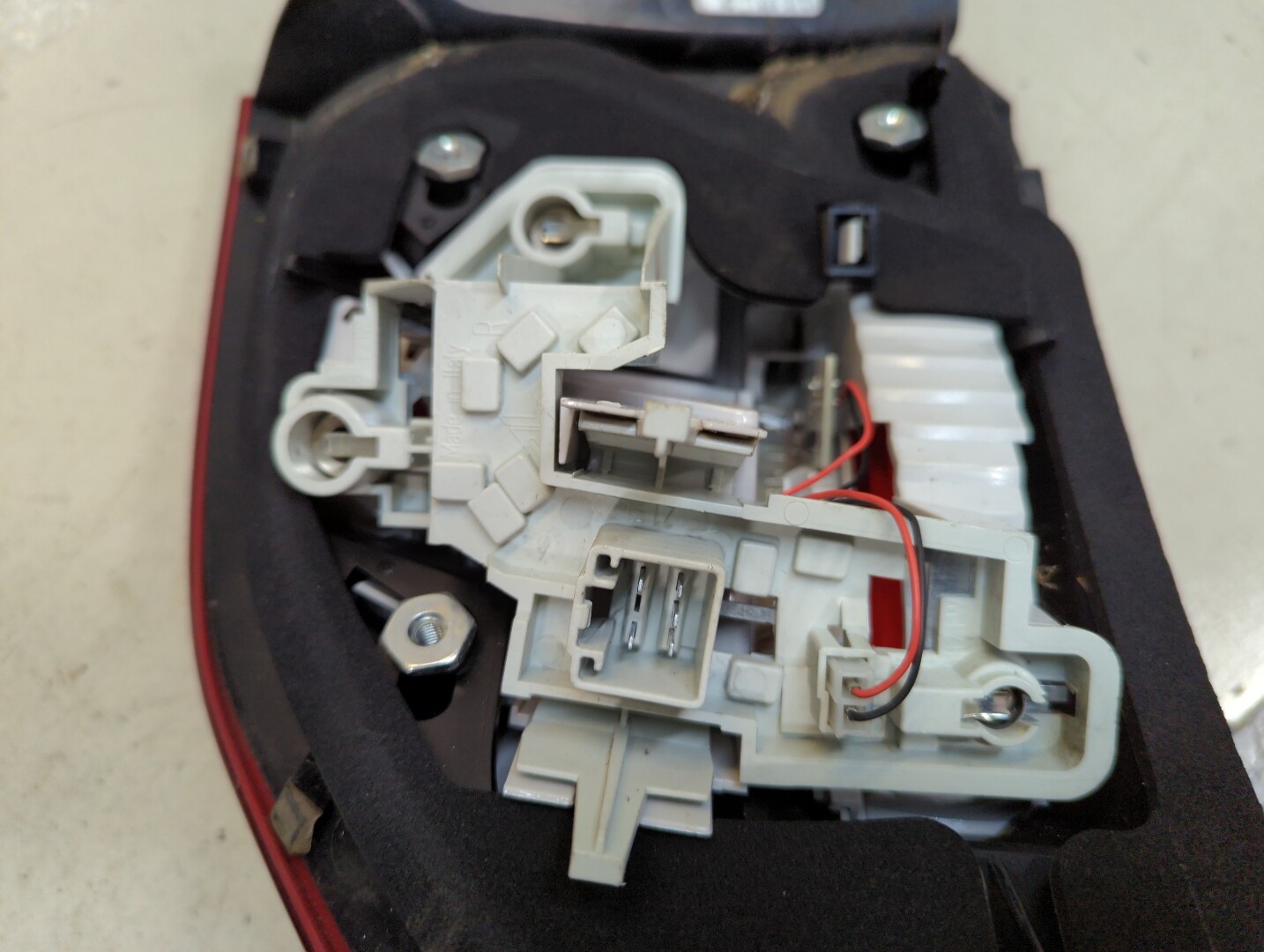 Фонарь задний правый