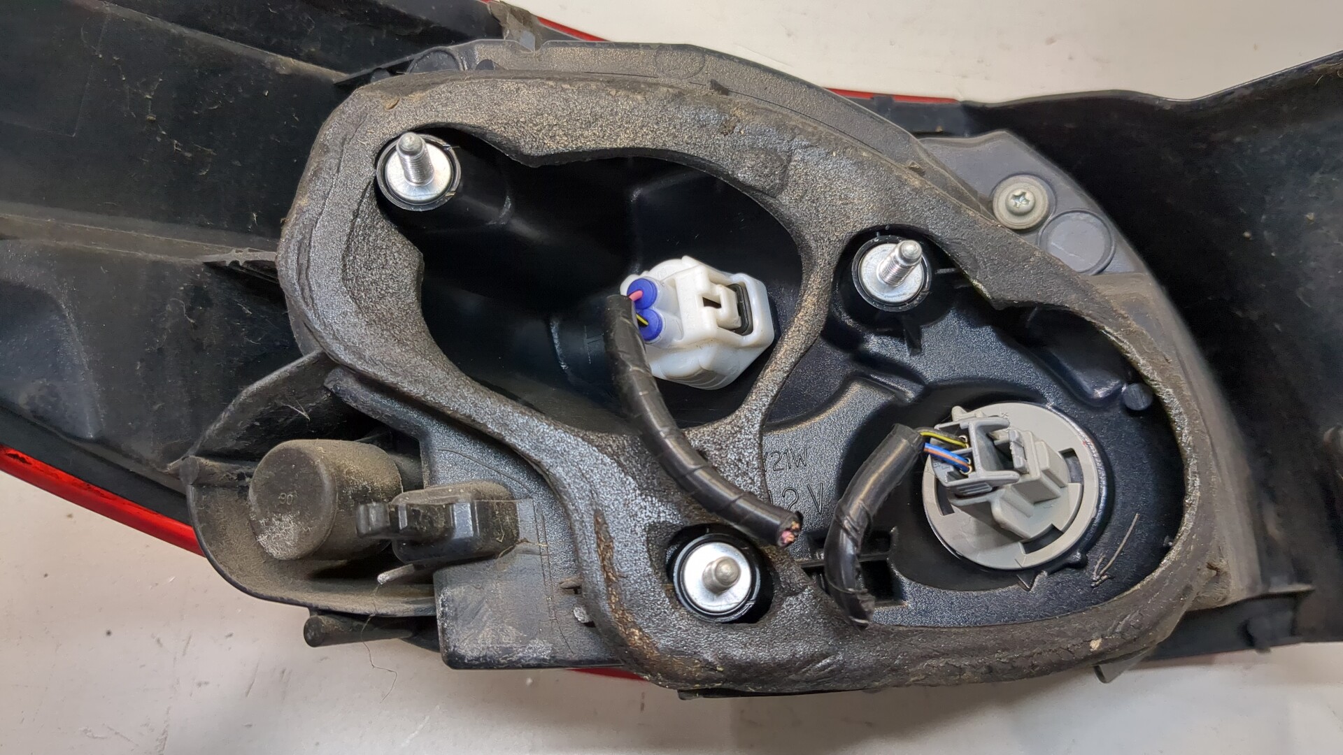 Фонарь задний правый