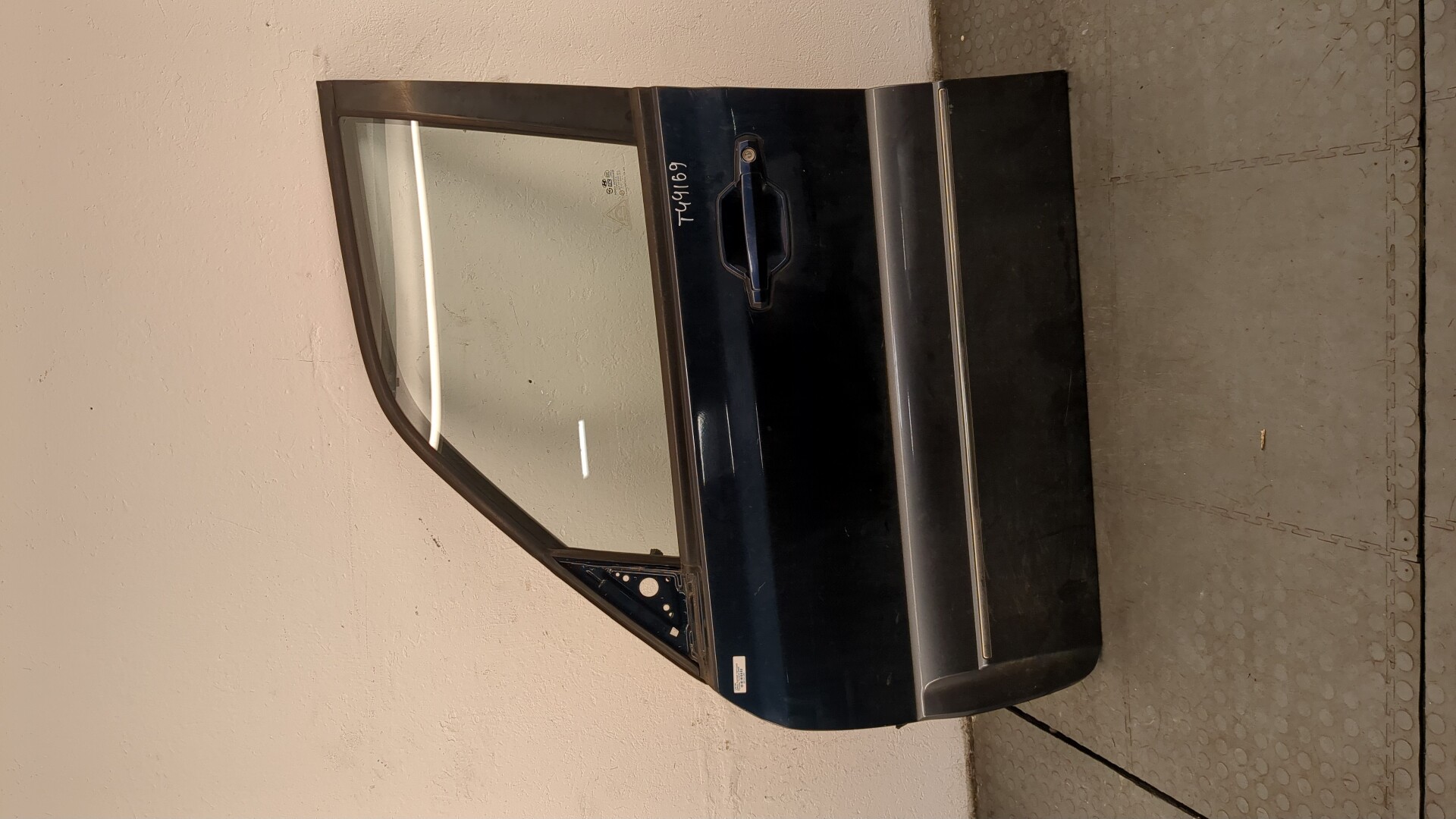 Дверь передняя левая