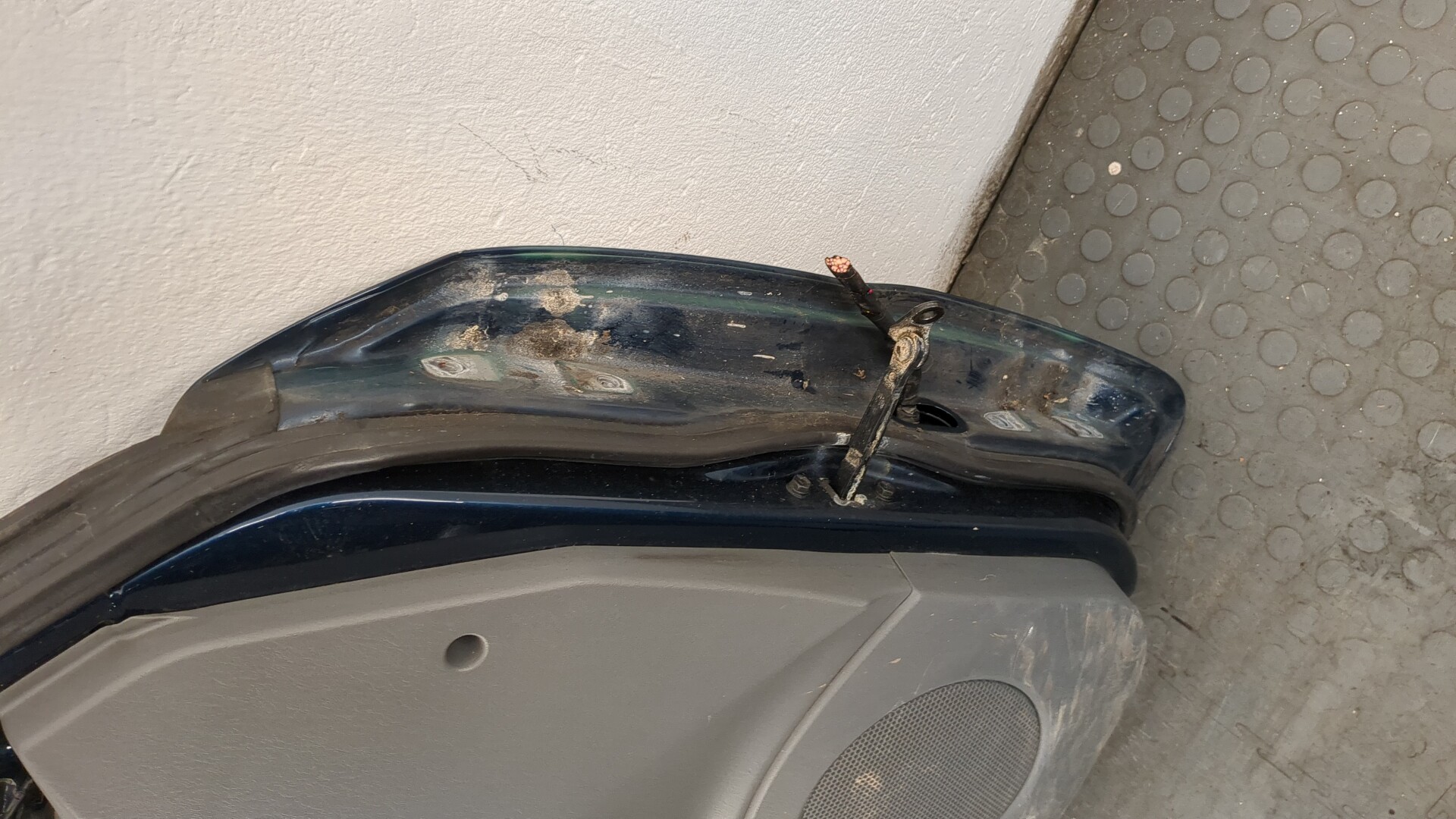 Дверь передняя левая