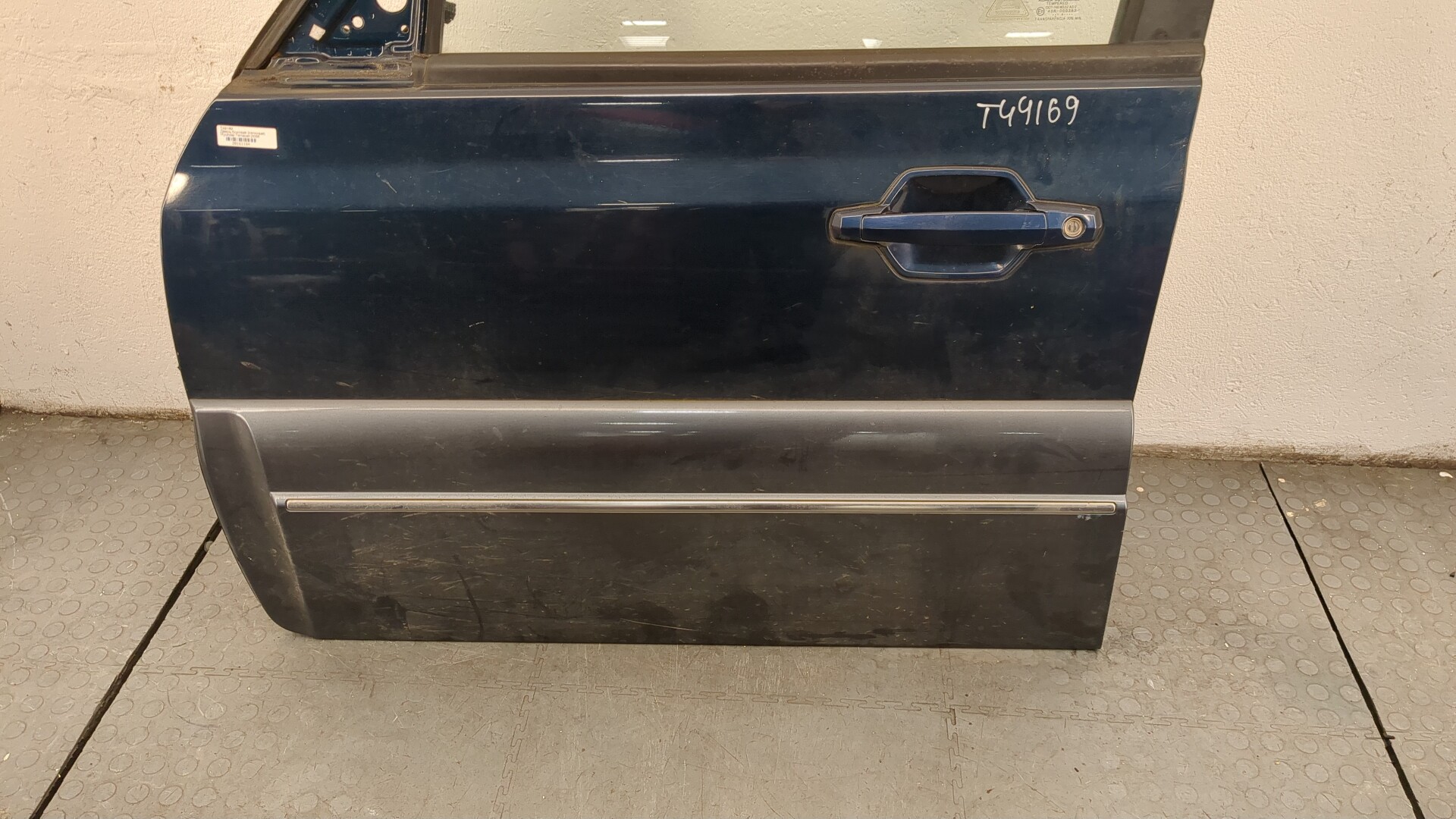 Дверь передняя левая