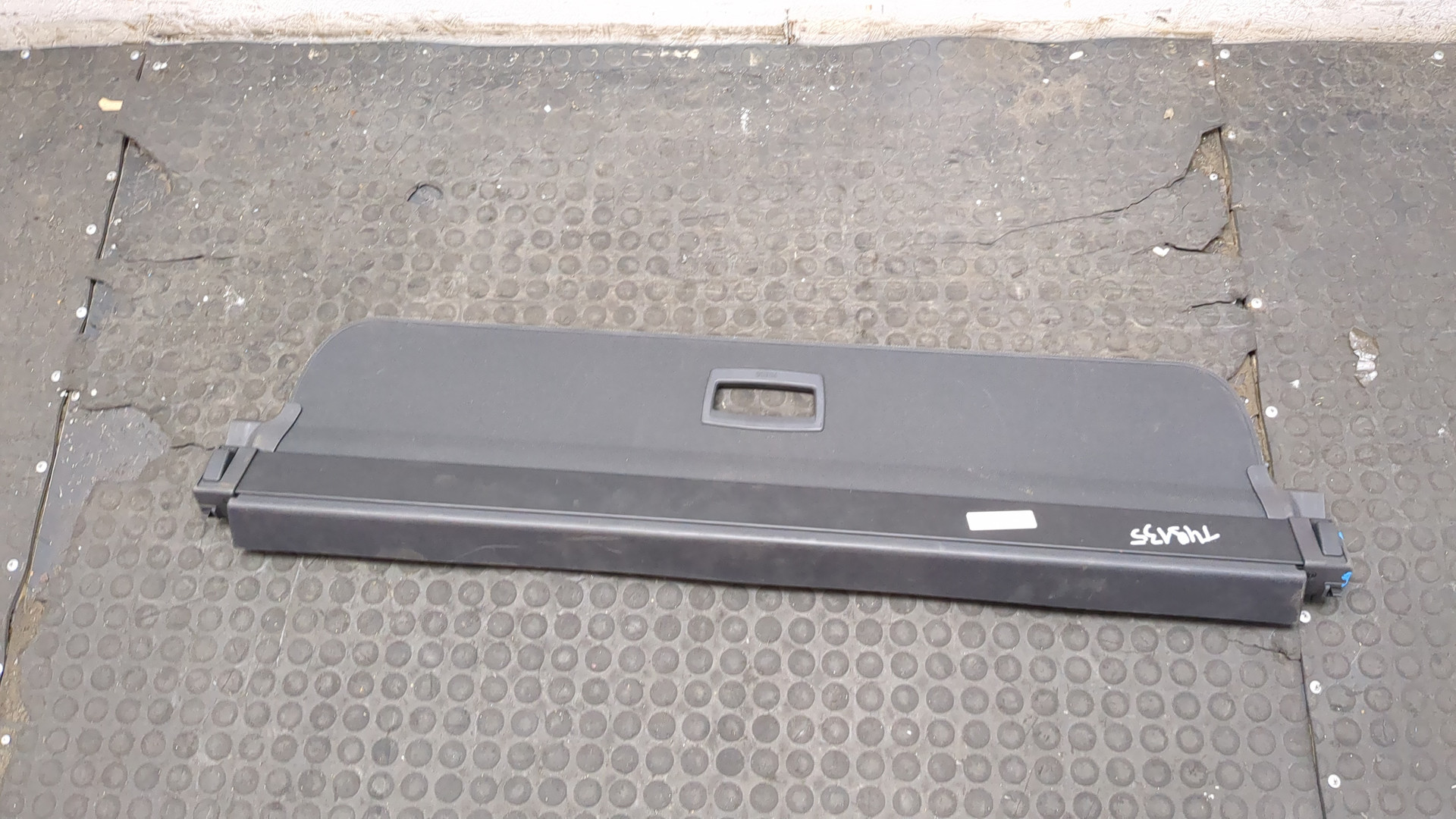 Шторка багажника