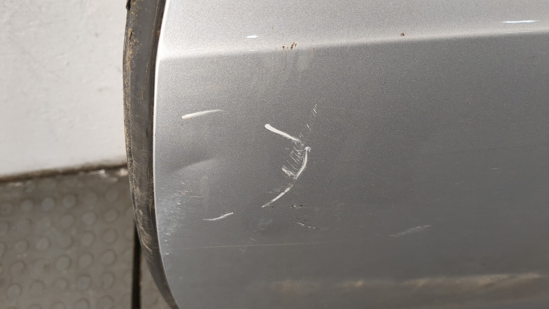 Дверь задняя левая