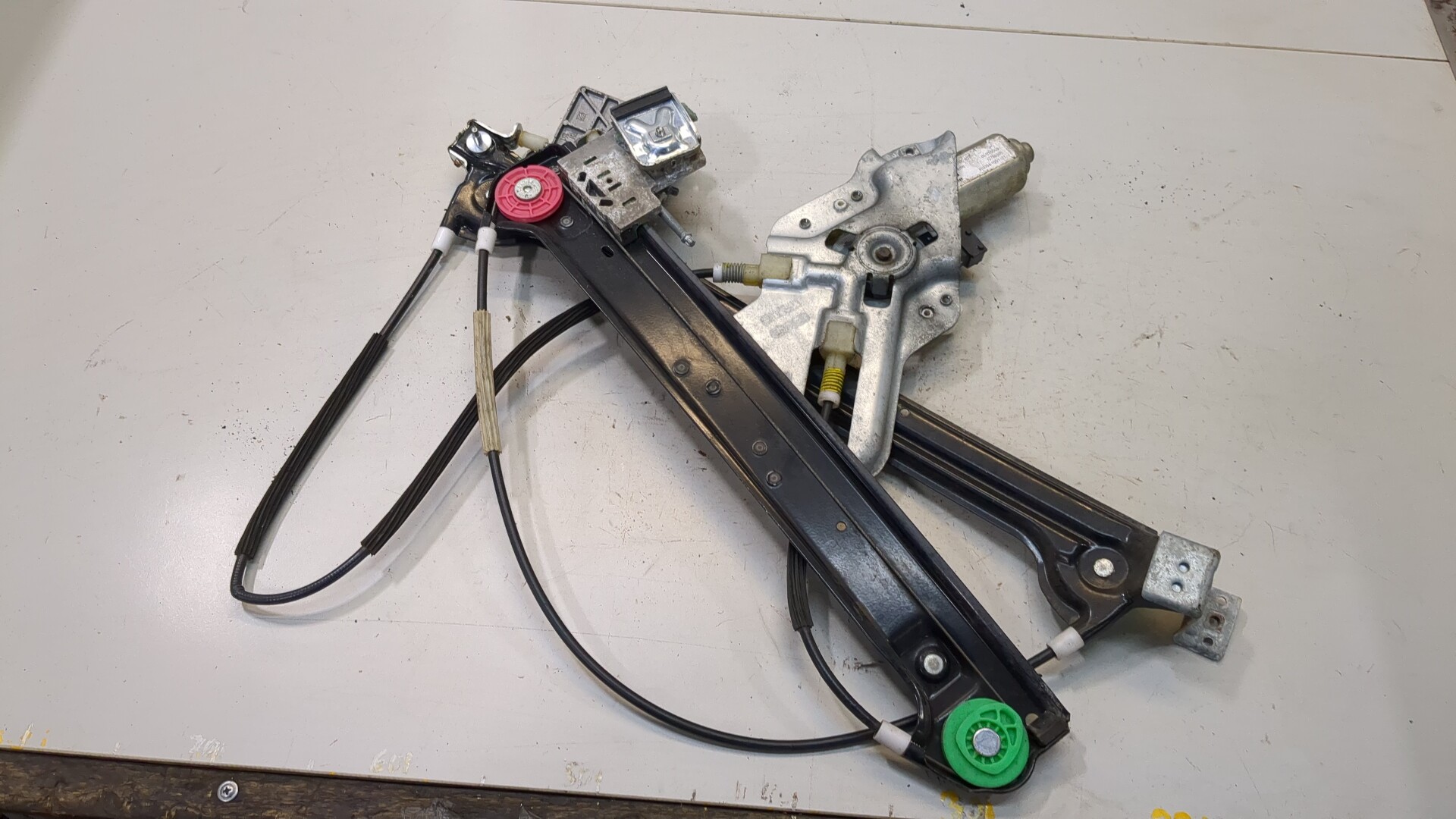 Стеклоподъемник электр. передний правый