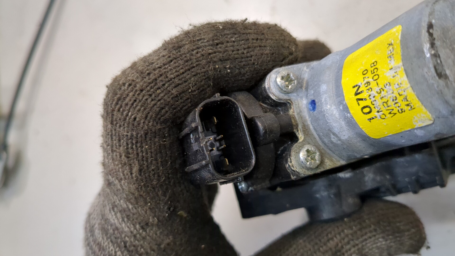 Стеклоподъемник электр. задний правый