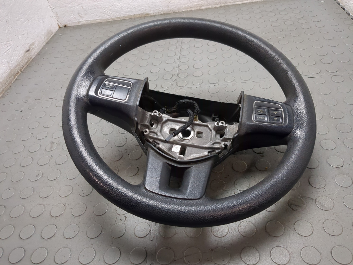 Рулевое колесо (руль)