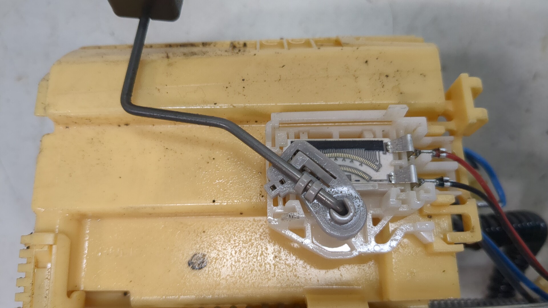 Насос топливный электрический