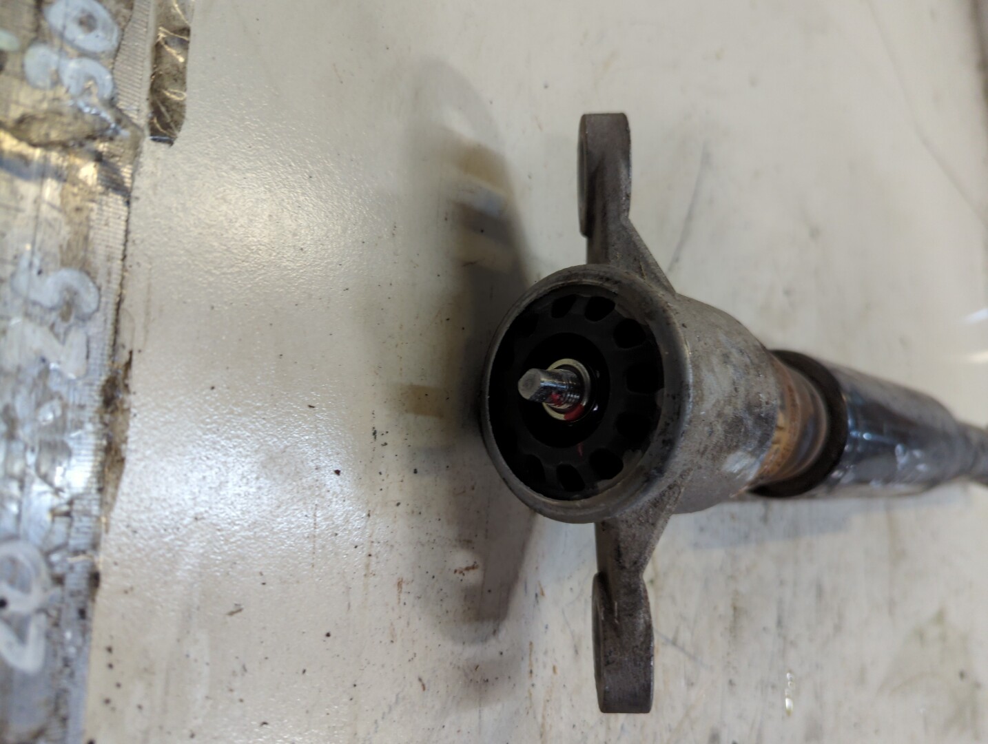 Амортизатор задний (стойка)