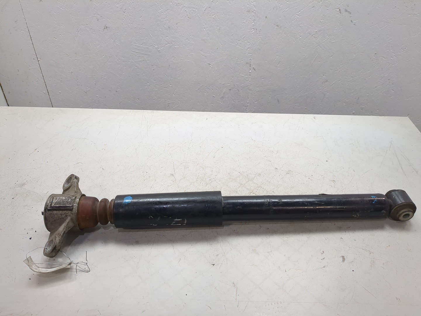 Амортизатор задний (стойка)