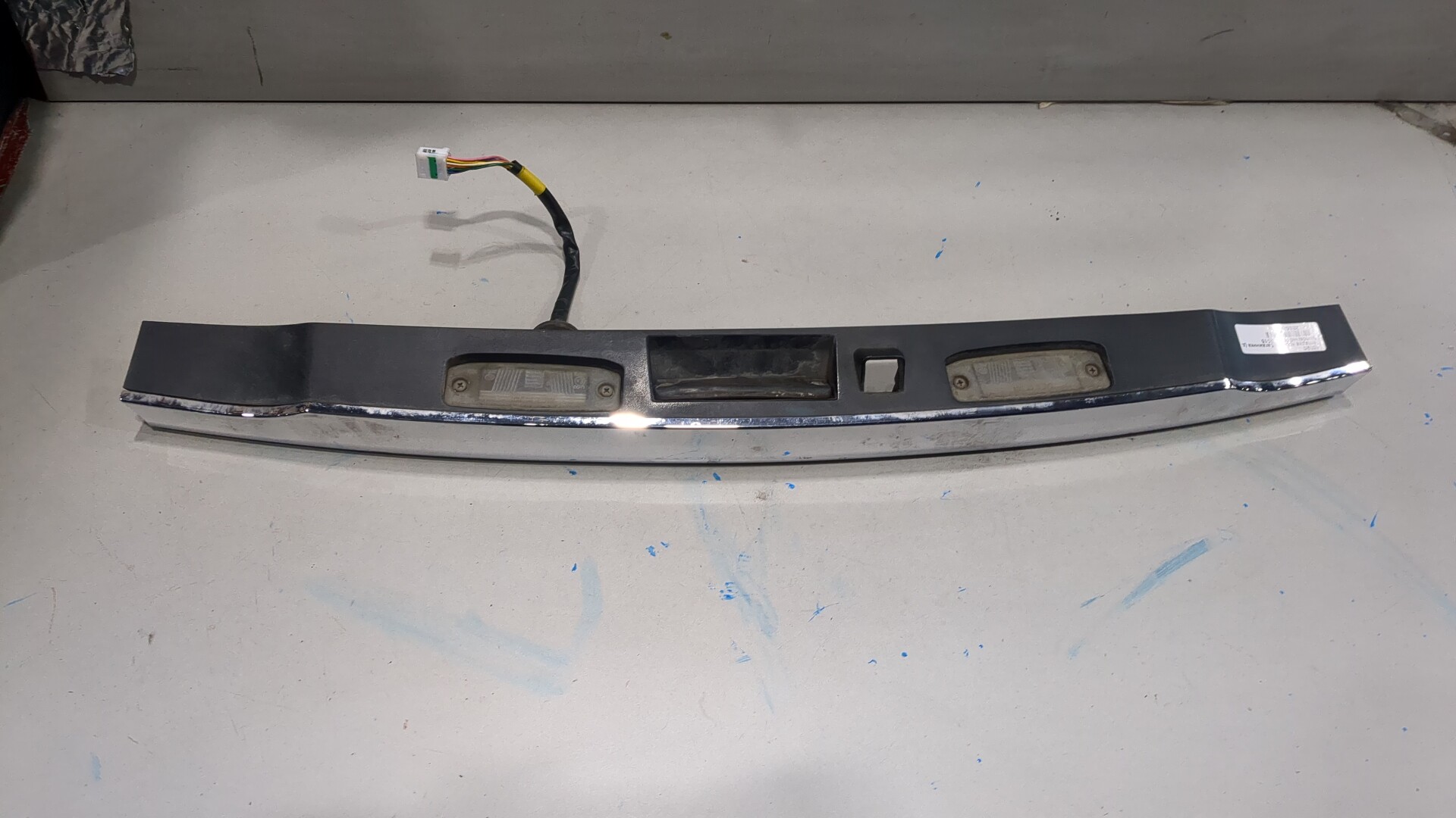 Фонарь подсветки номера