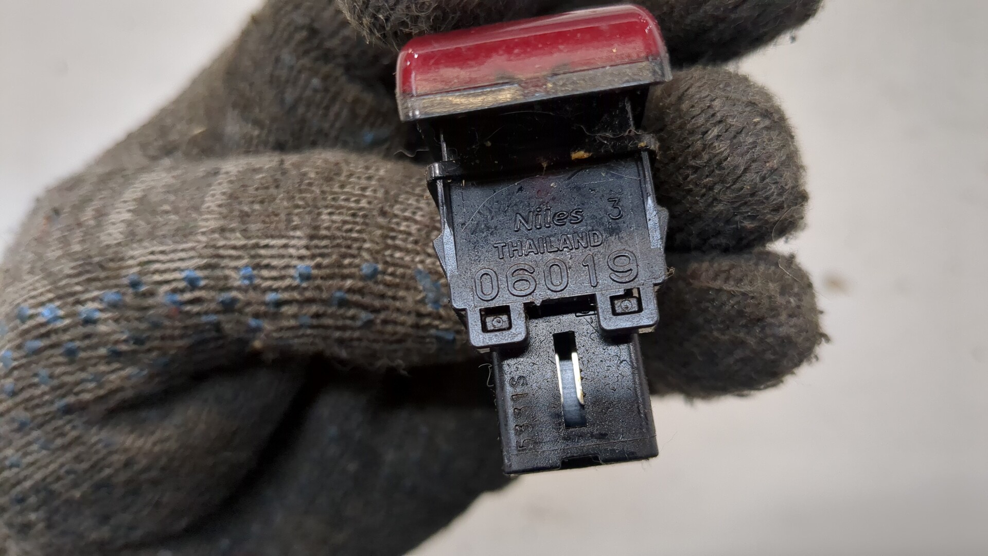 Кнопка аварийной остановки