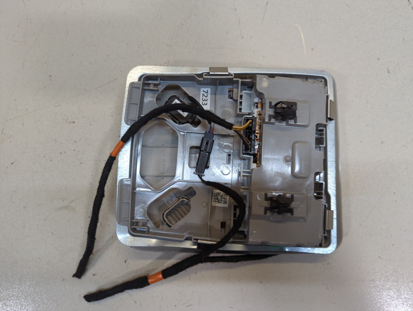 Плафон салонный