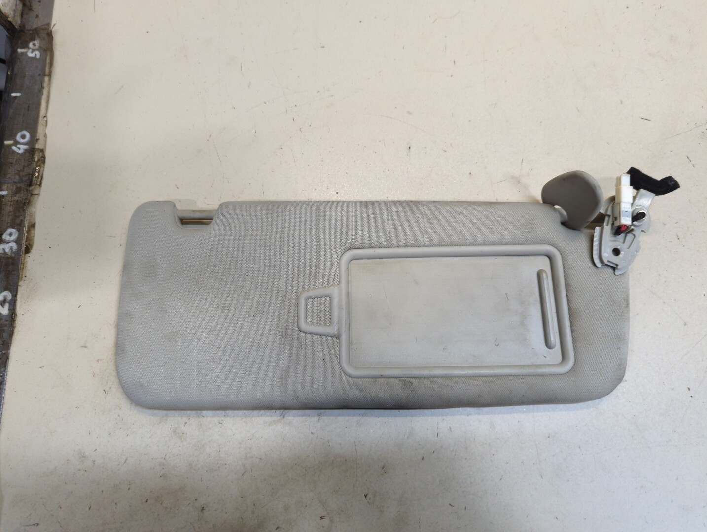 Козырек солнцезащитный