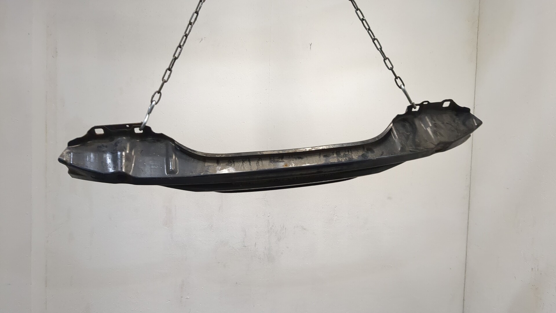 Усилитель заднего бампера