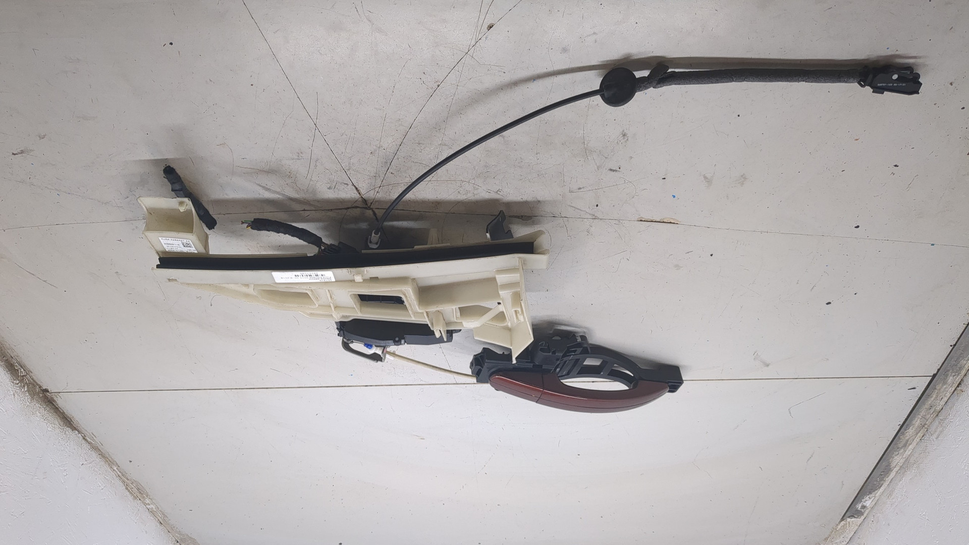 Замок двери задней левой