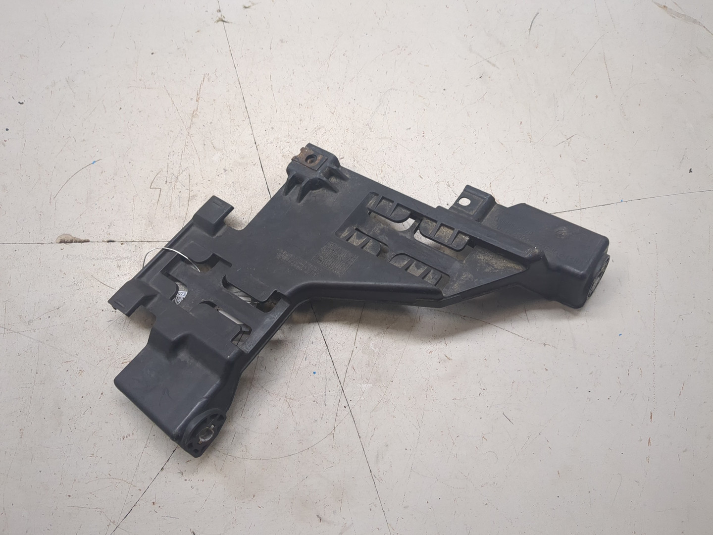 Кронштейн фар правый