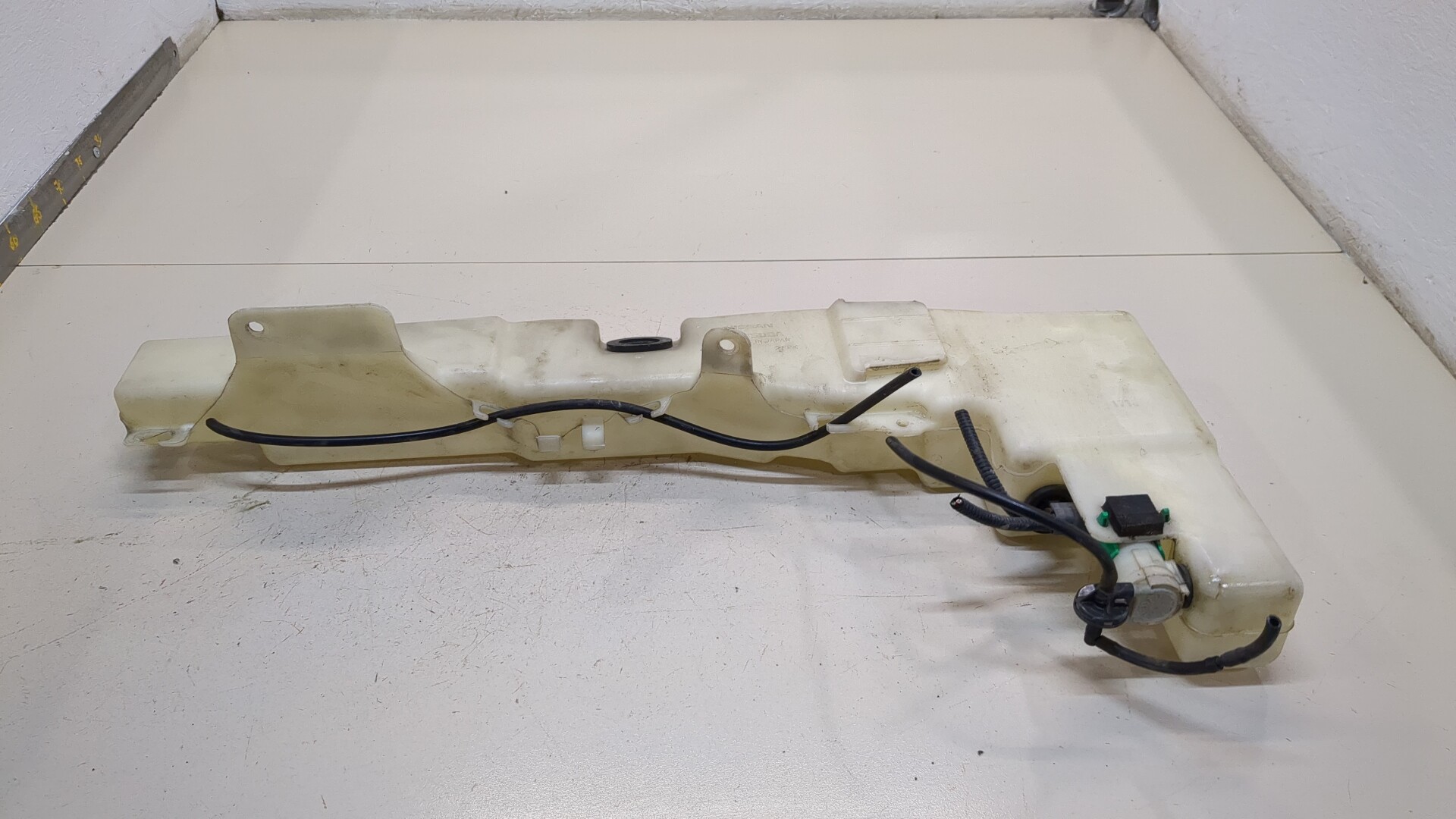 Бачок омывателя лобового стекла