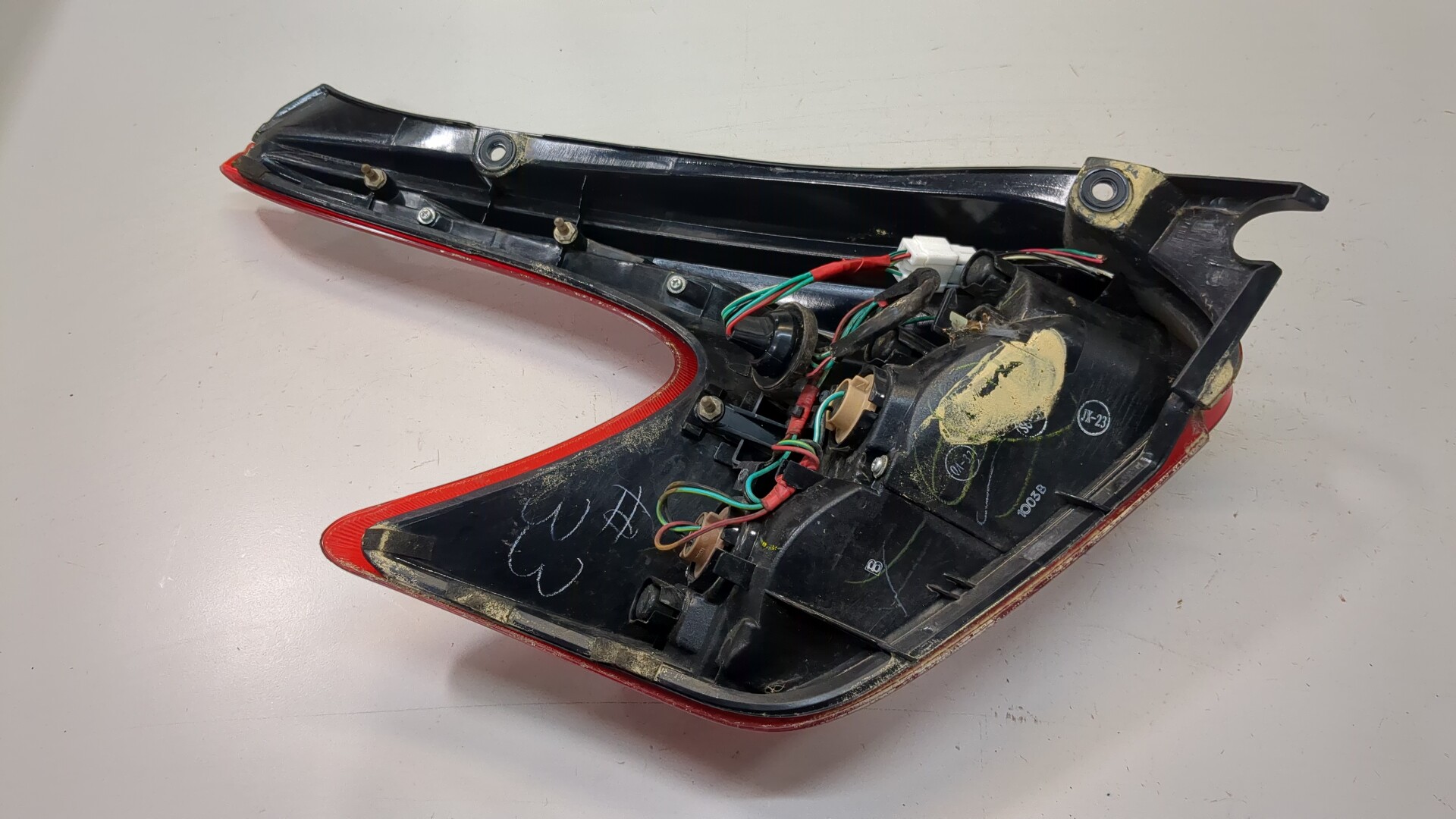 Фонарь задний правый