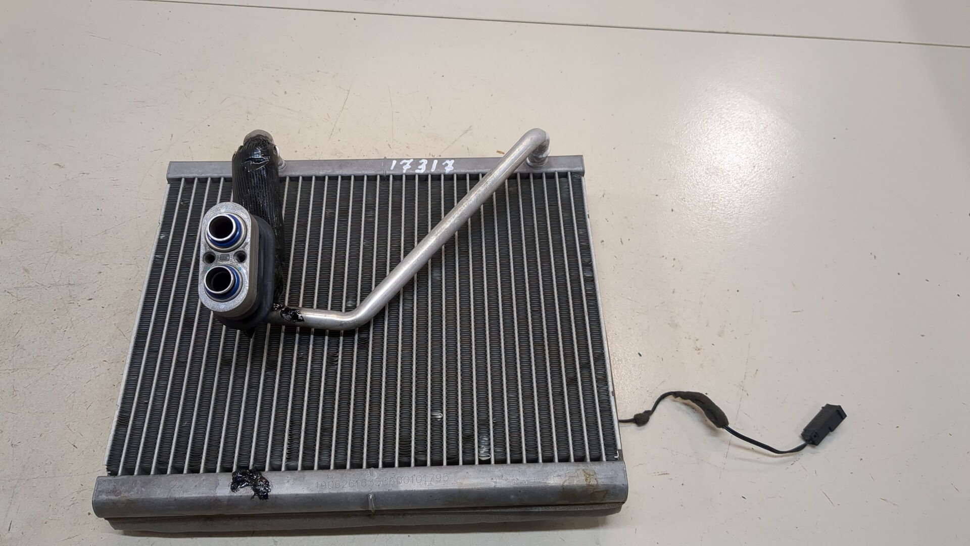 Радиатор кондиционера / конденсер