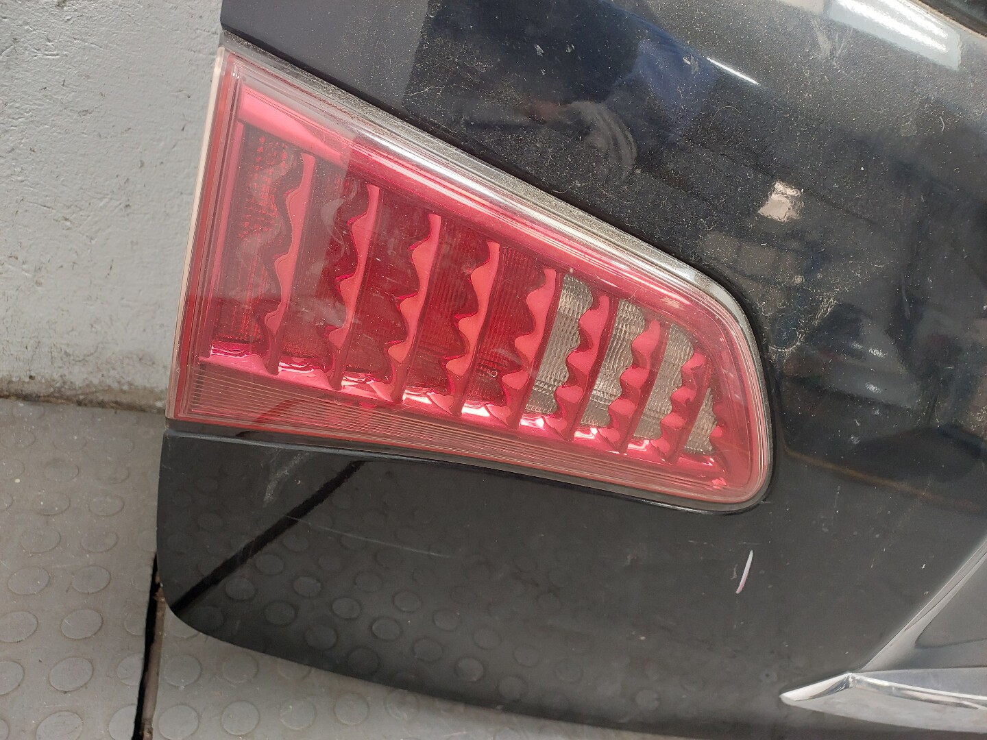 Дверь багажника
