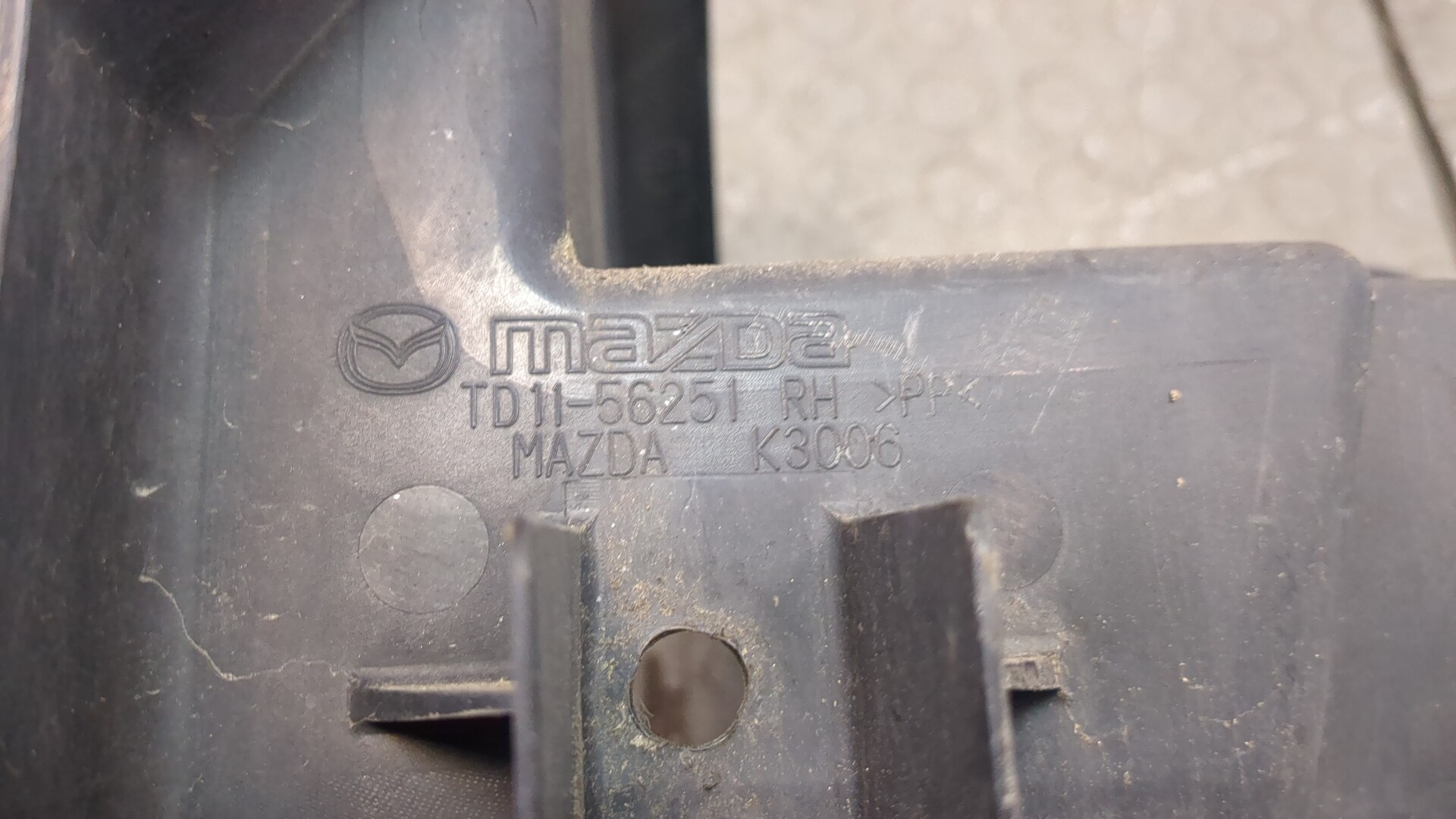 Воздуховод радиатора правый