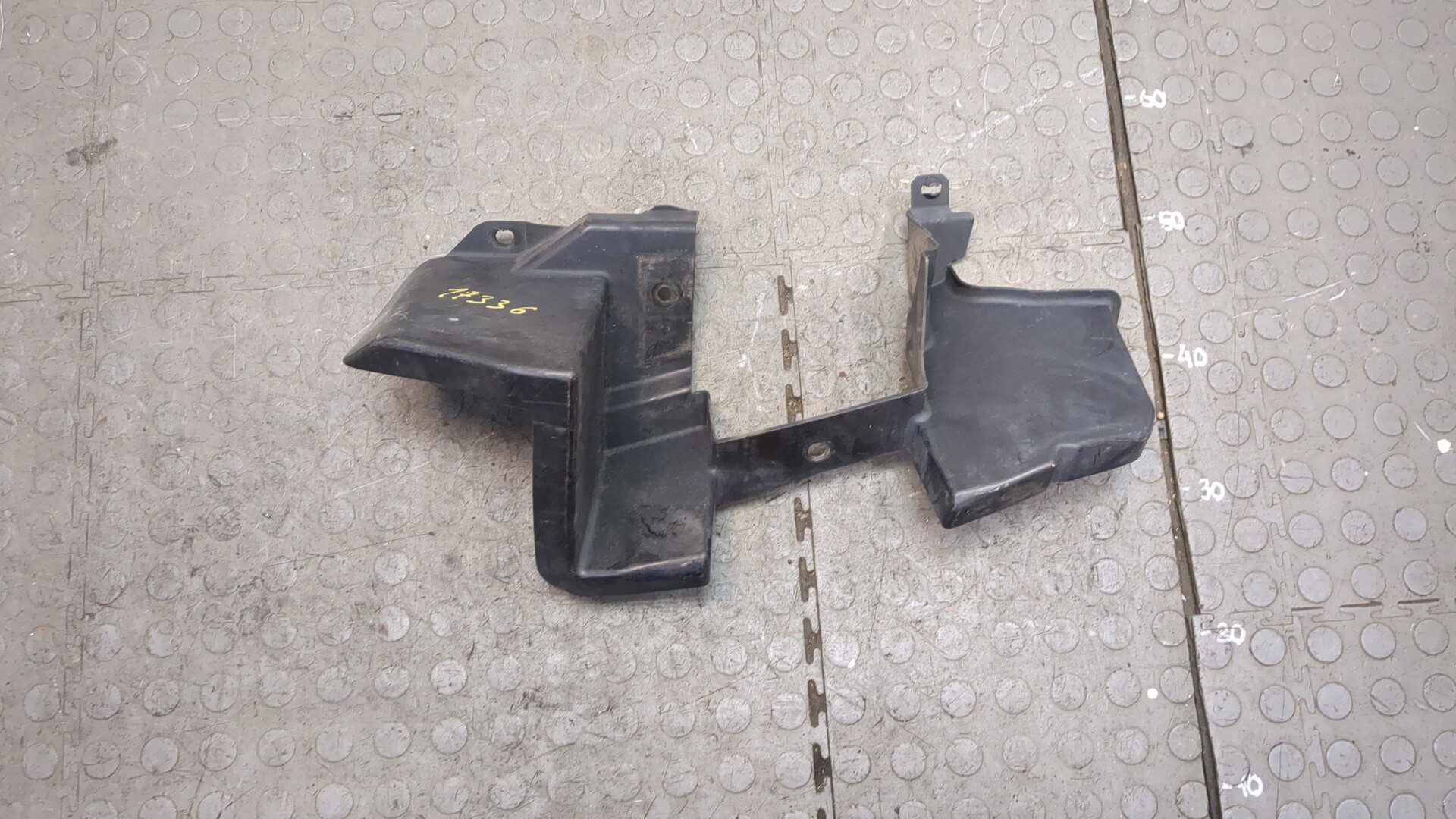 Воздуховод радиатора правый