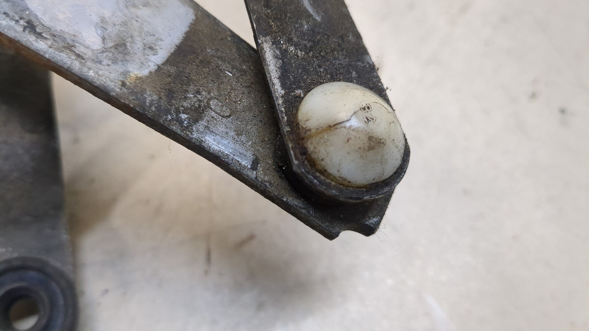 Трапеция стеклоочистителей