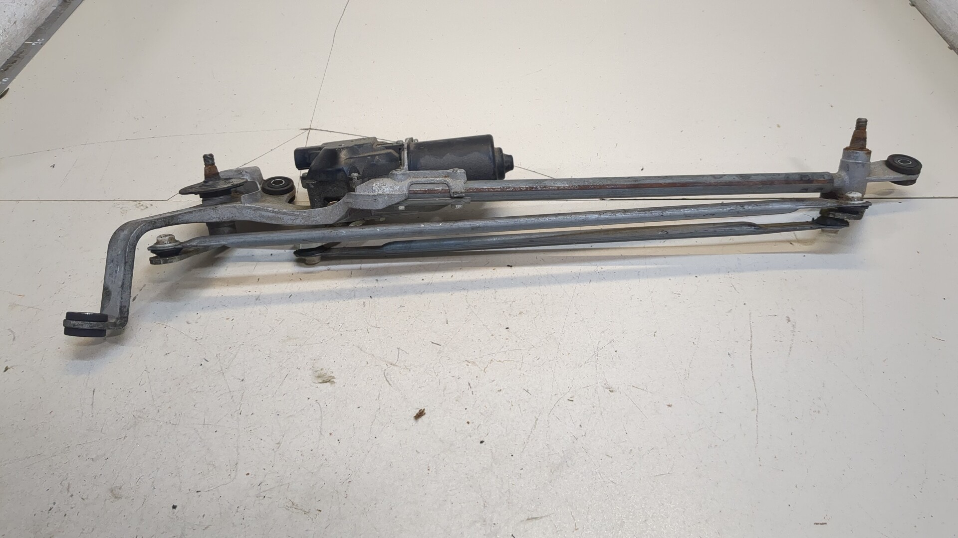 Трапеция стеклоочистителей