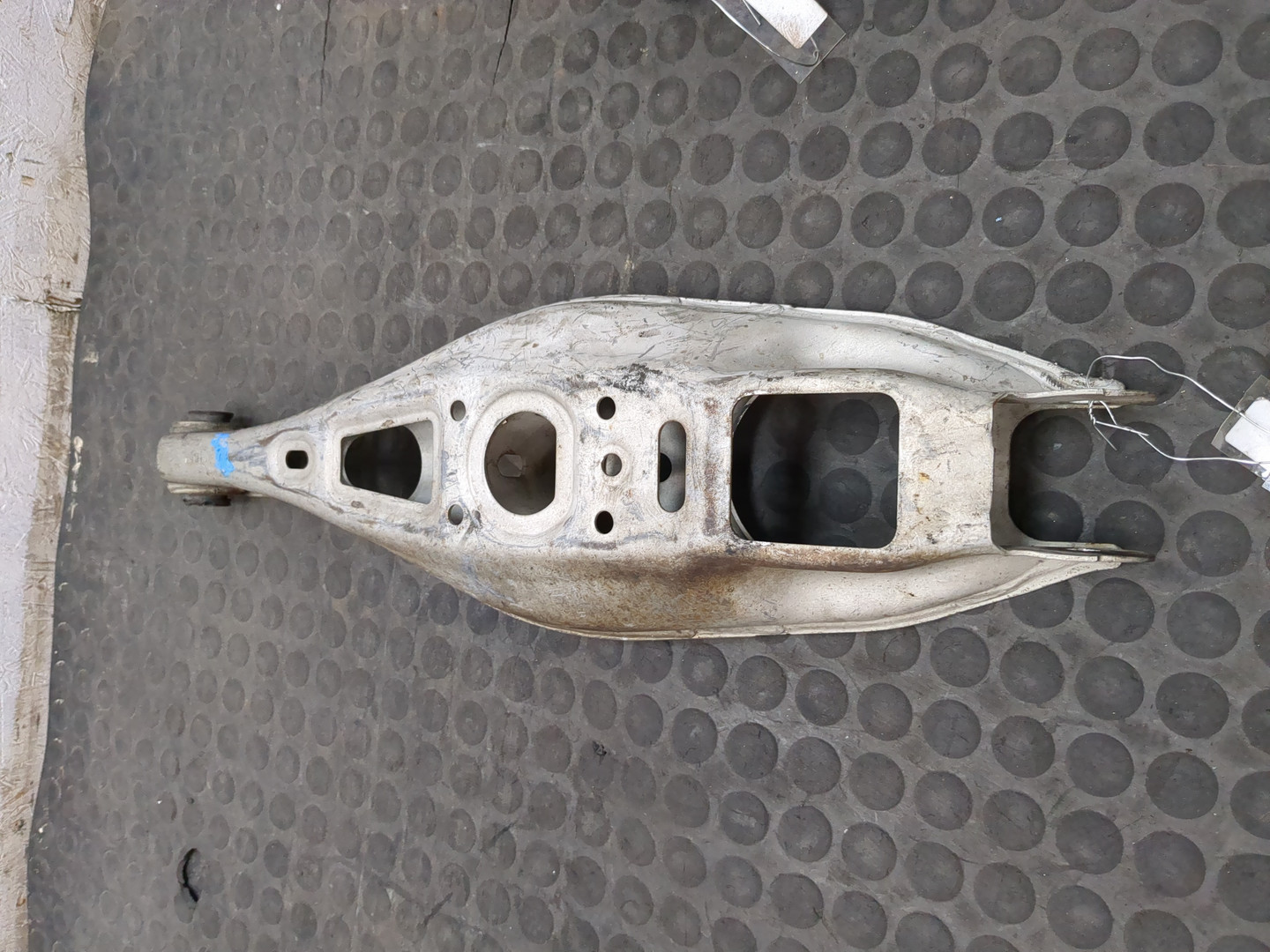 Рычаг задний