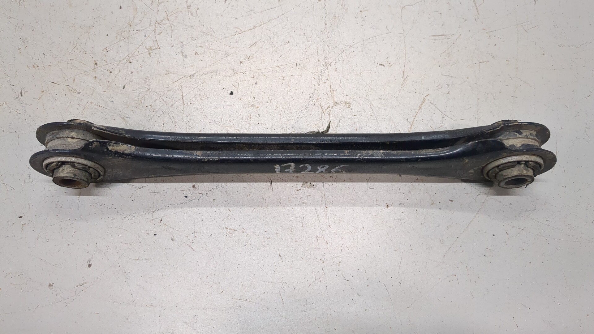 Рычаг задний