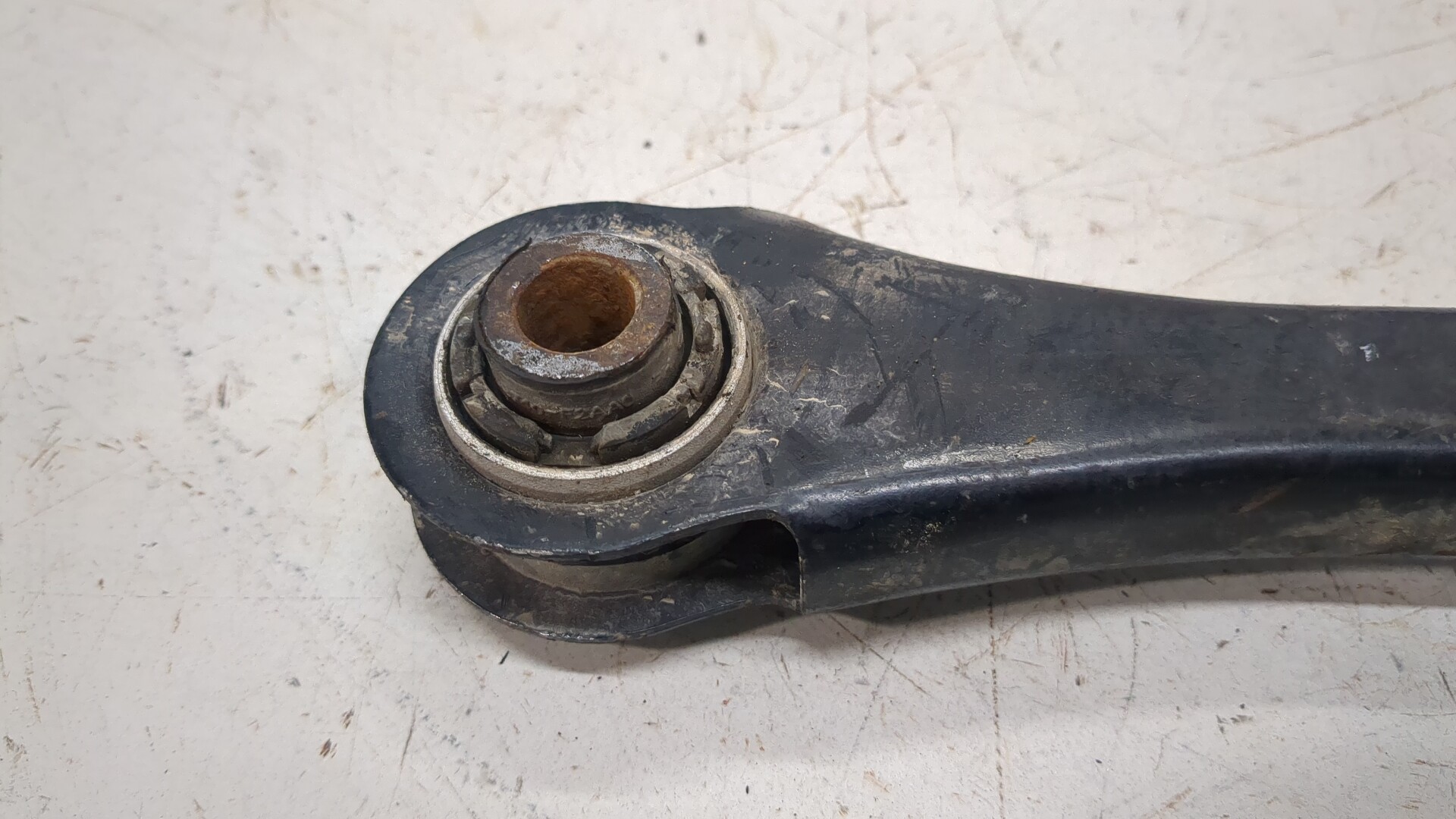 Рычаг задний