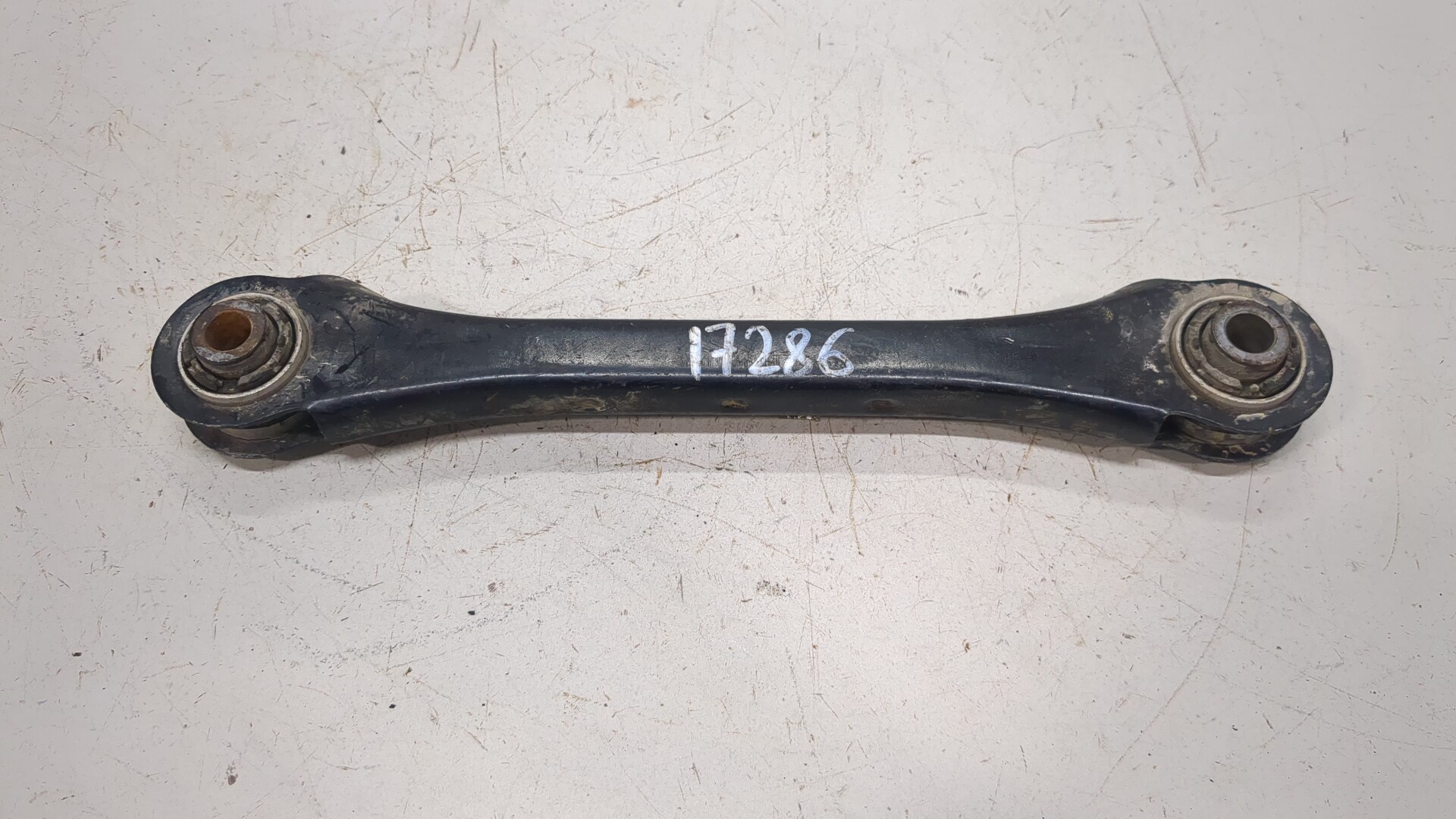 Рычаг задний