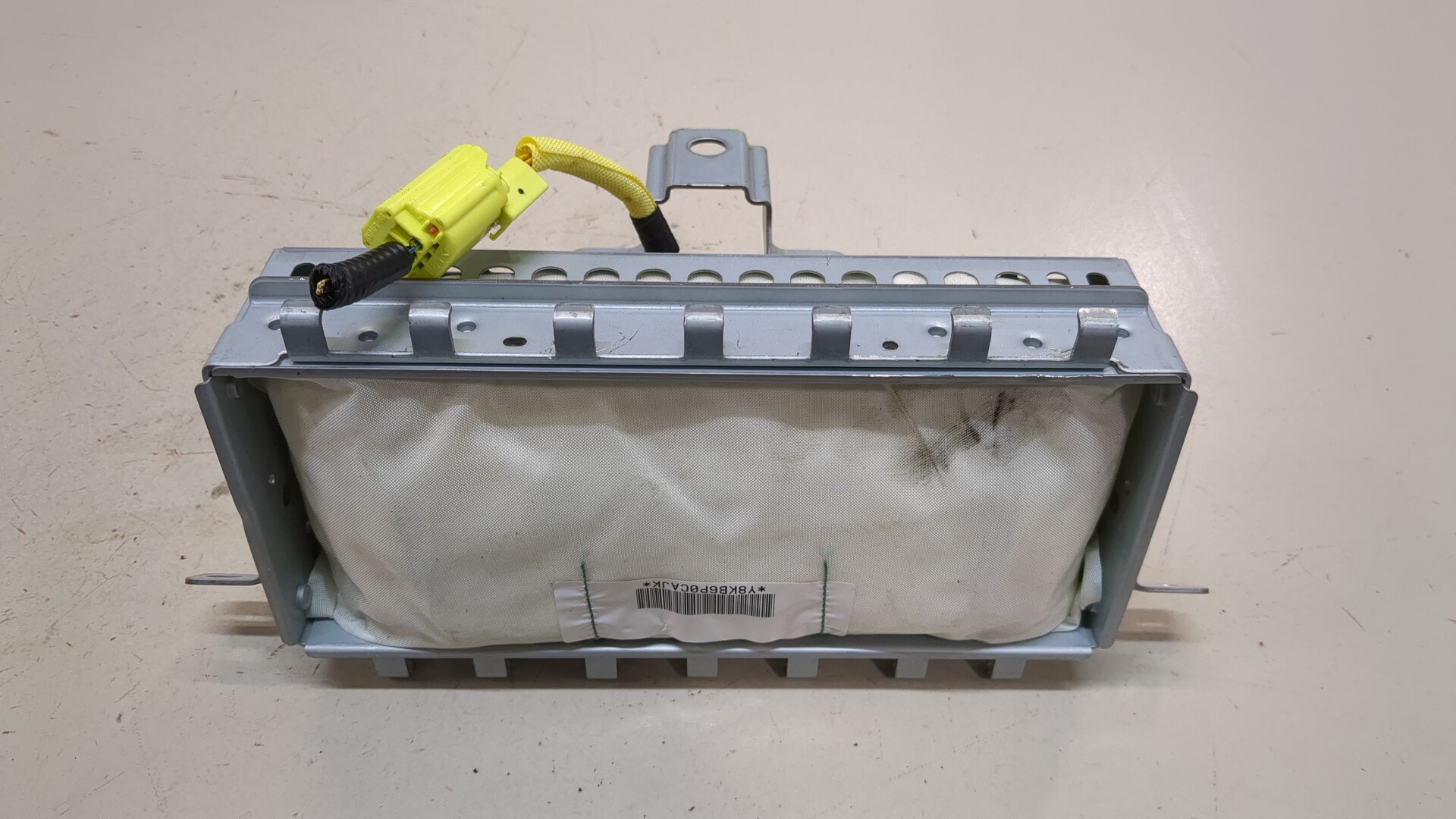 Подушка безопасности пассажирская (в торпедо)