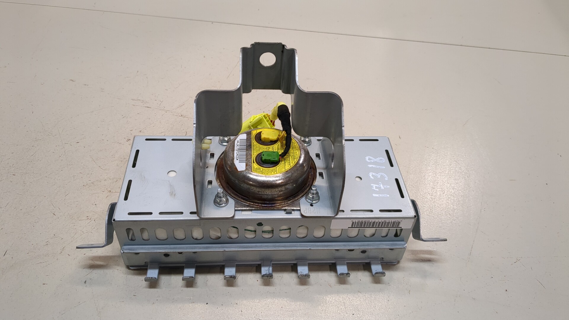 Подушка безопасности пассажирская (в торпедо)