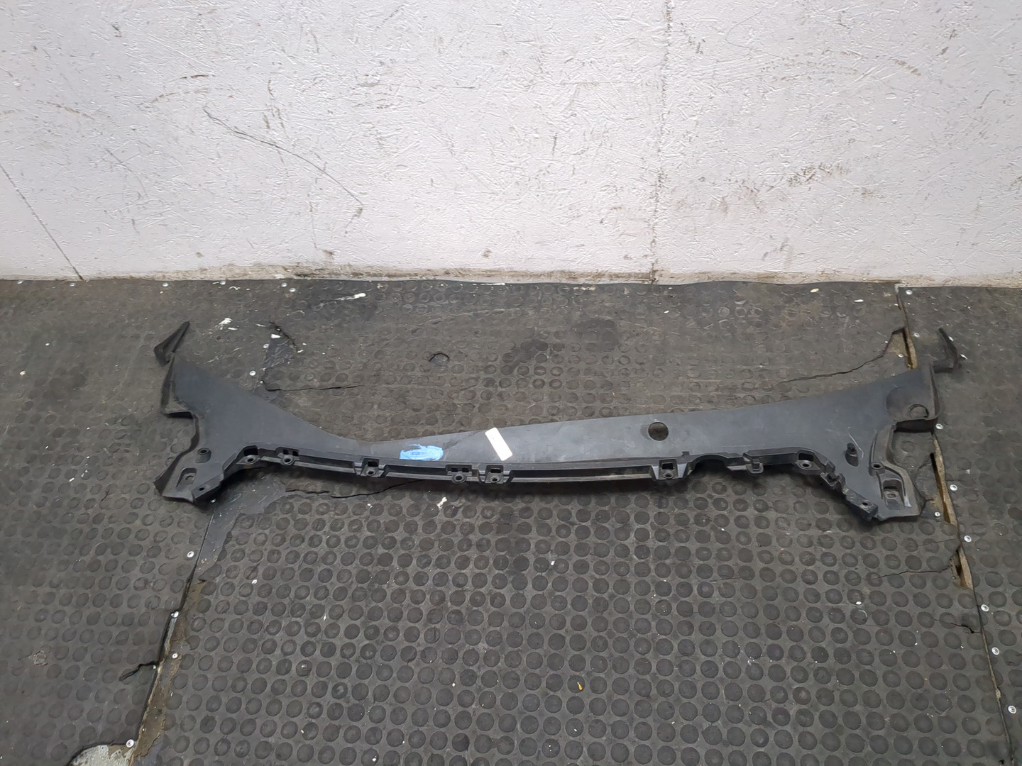 Решетка стеклоочистителей (Жабо)