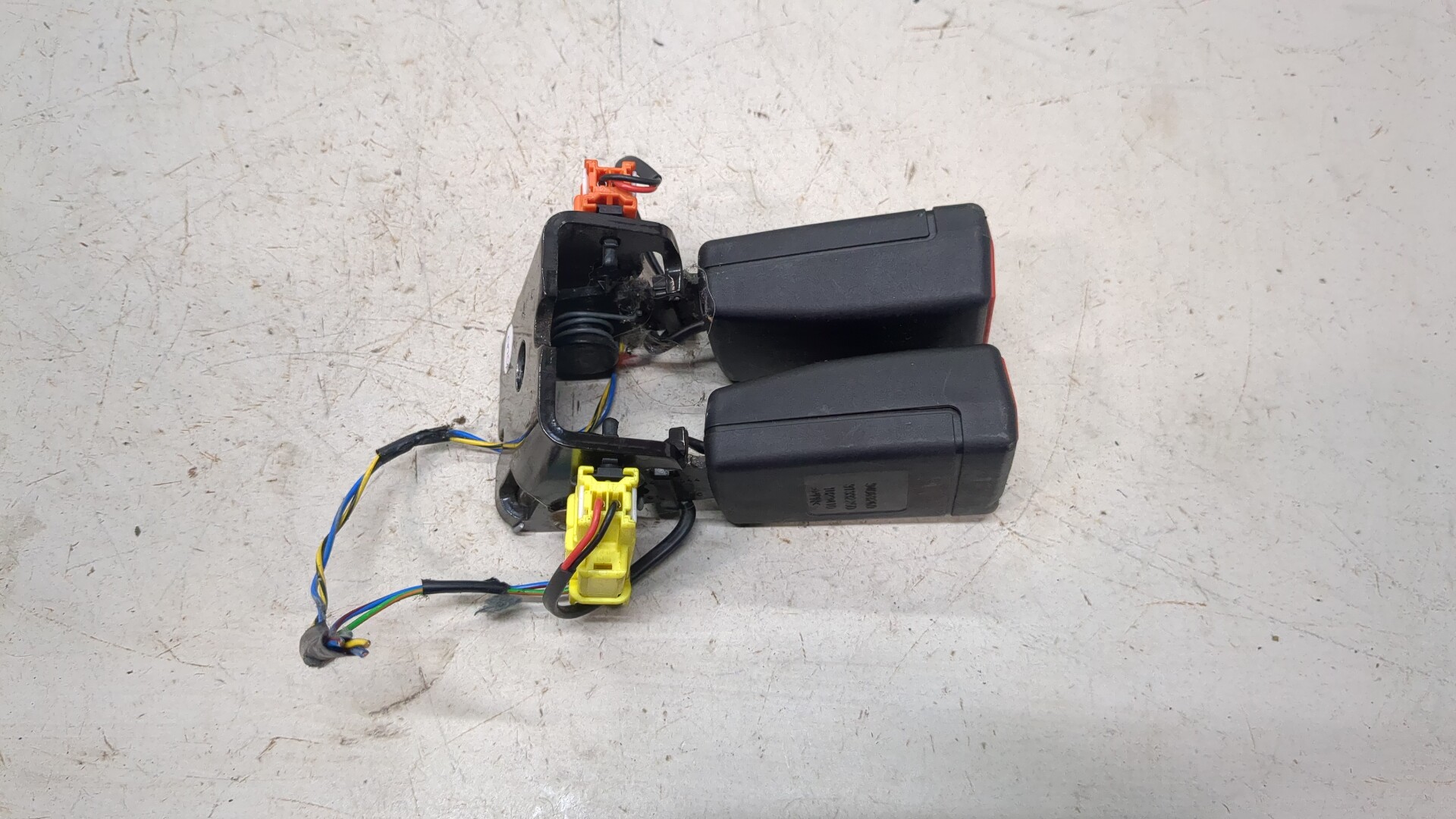 Ответная часть ремня безопасности