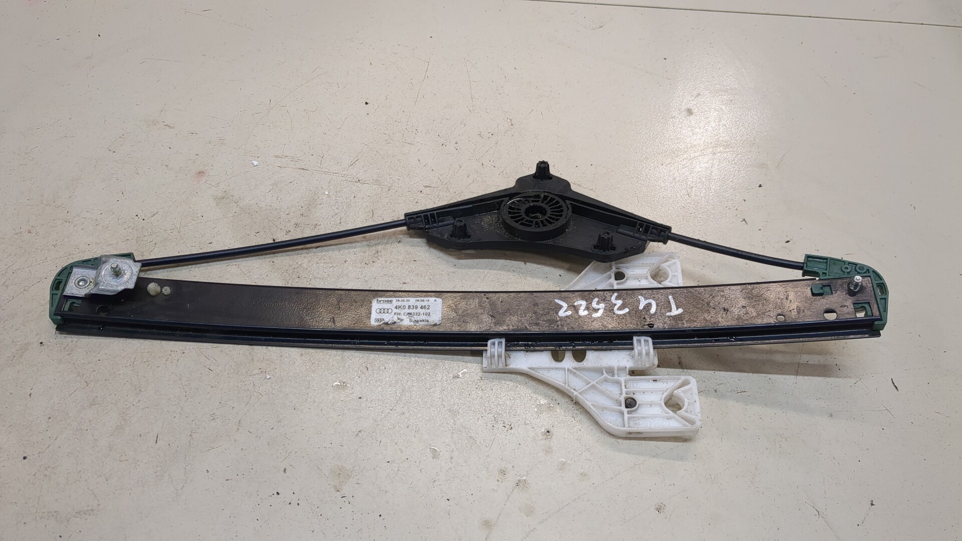 Стеклоподъемник электр. задний левый