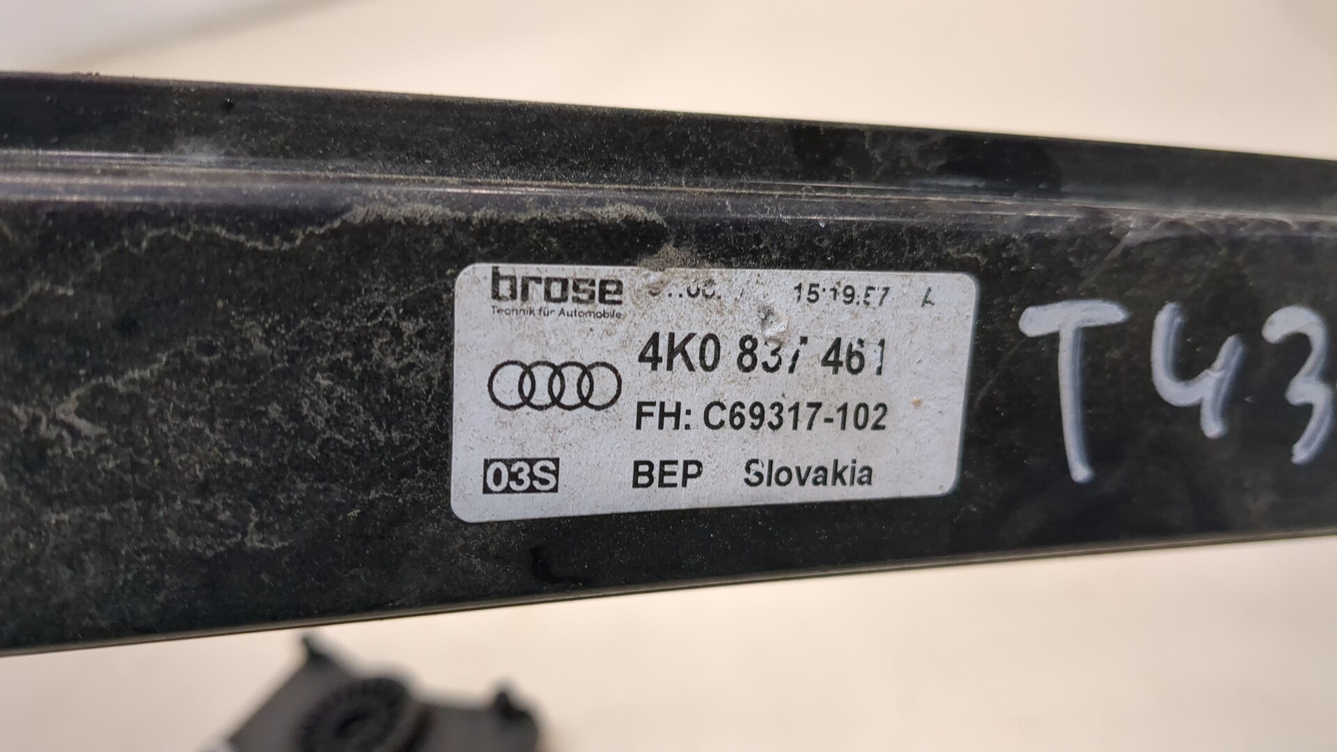 Стеклоподъемник электр. передний левый