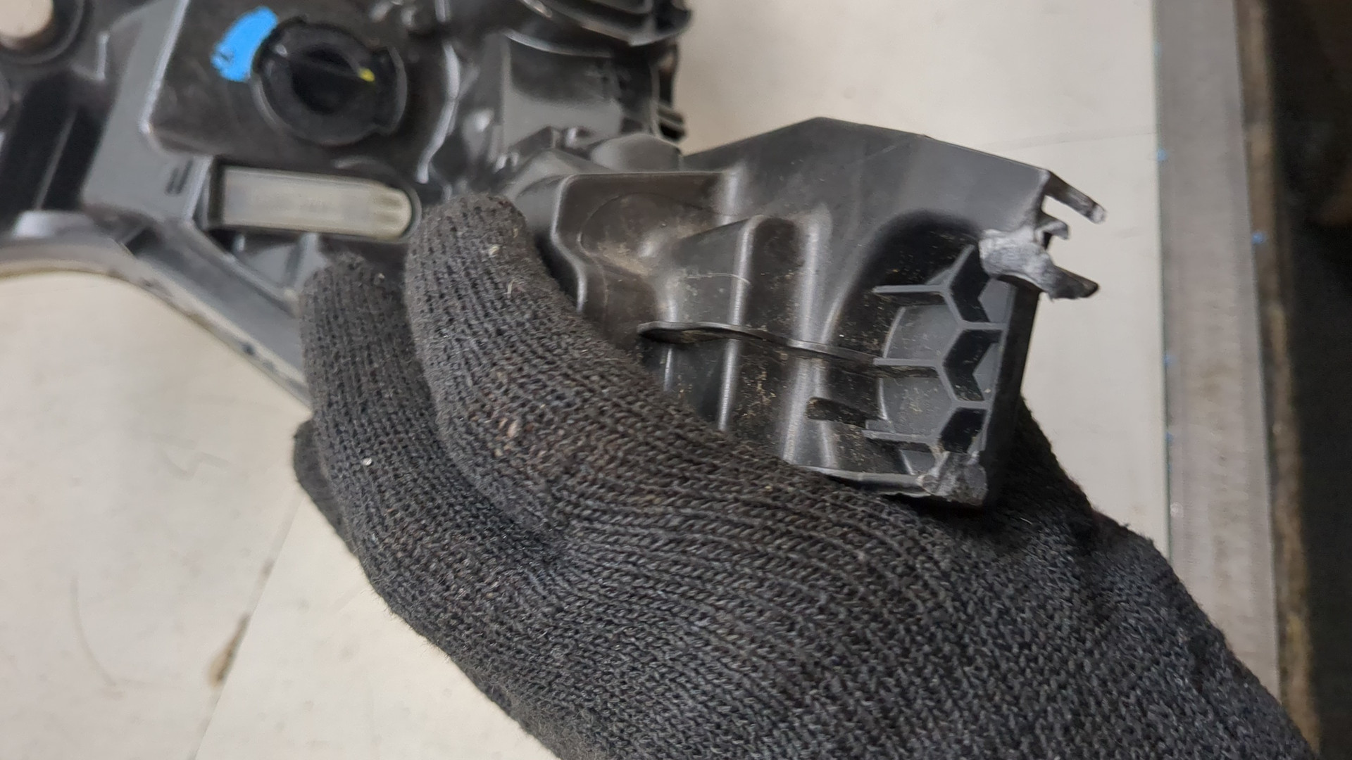 Фара правая