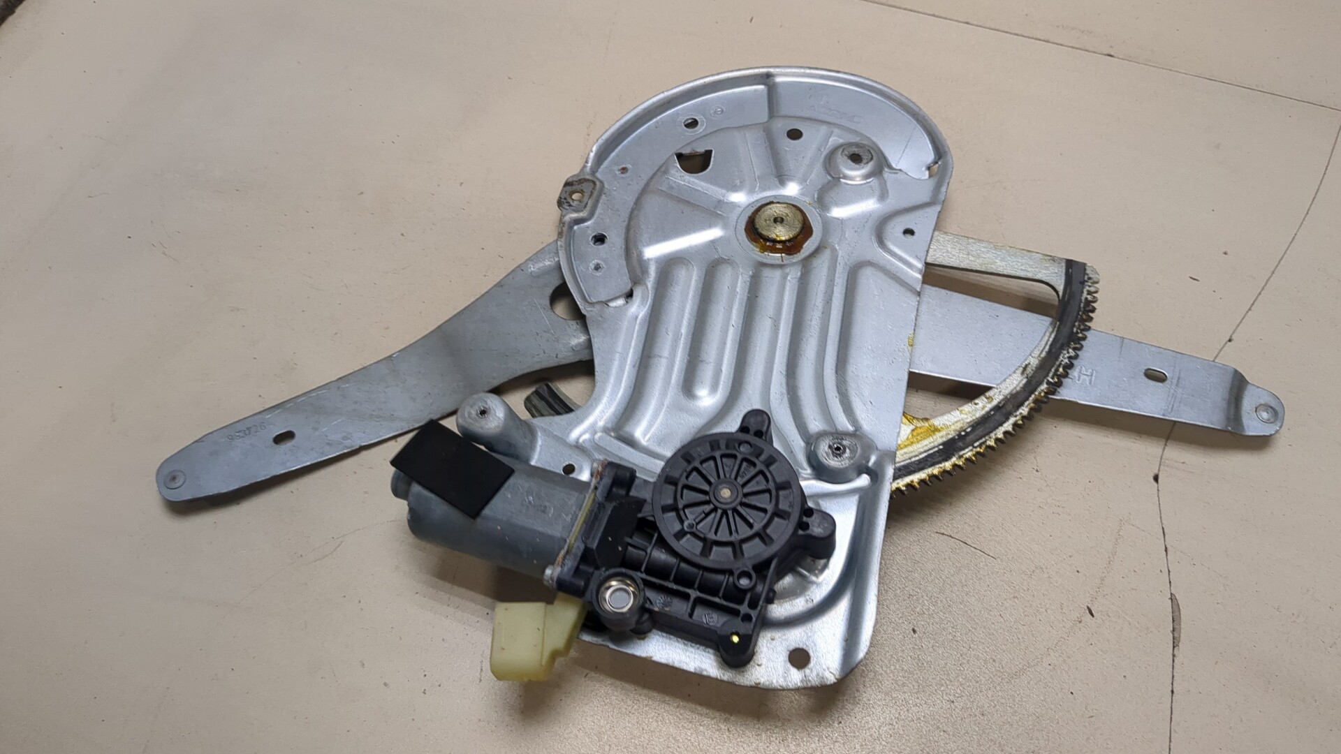 Стеклоподъемник электр. передний левый