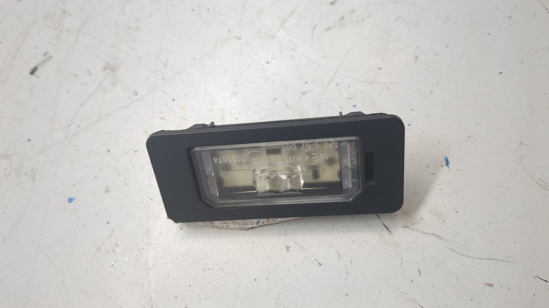 Фонарь подсветки номера