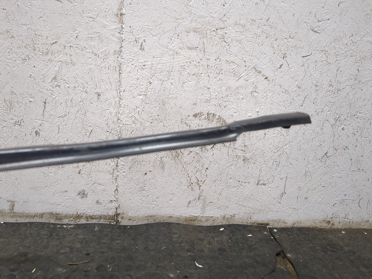 Накладка стекла переднего правого