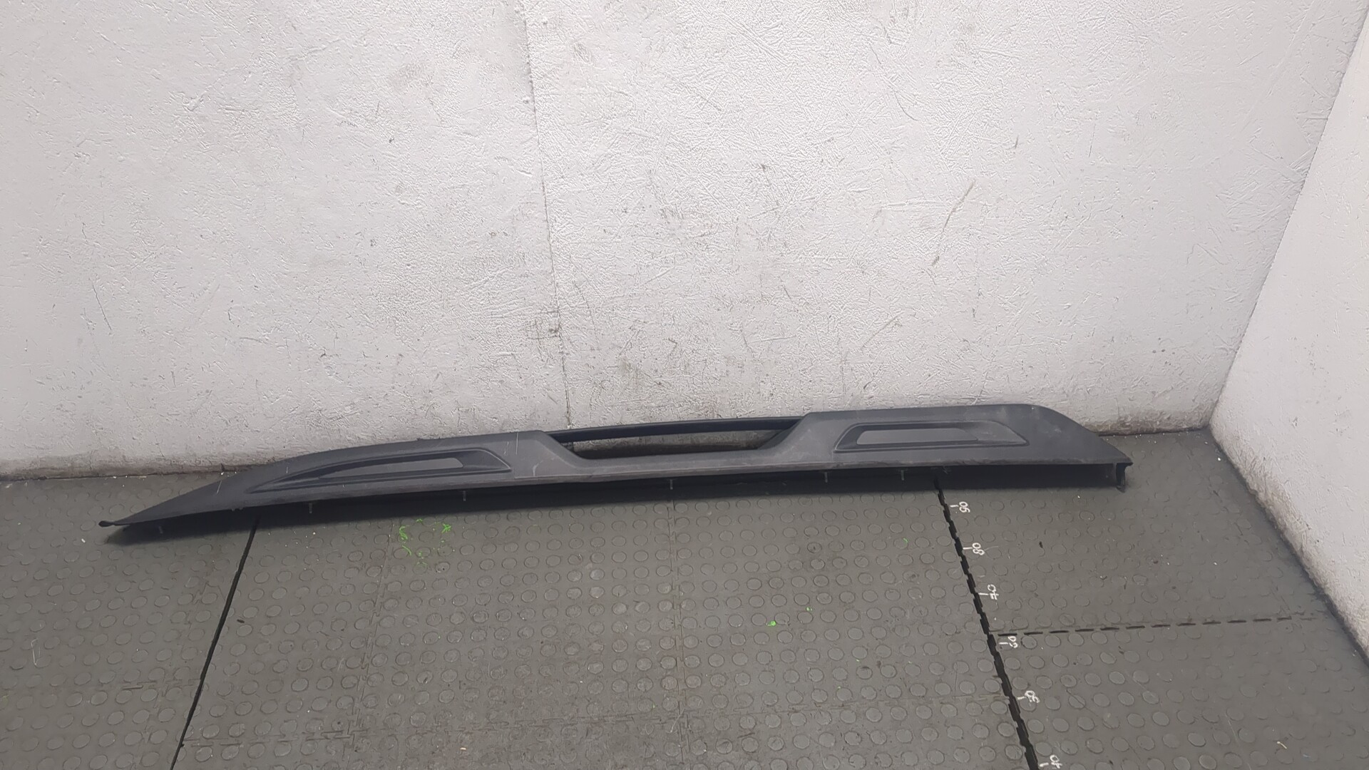 Рейлинг (релинг) левый (планка на крышу)