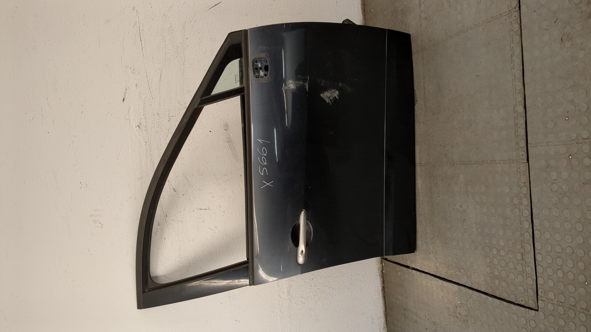 Дверь передняя правая