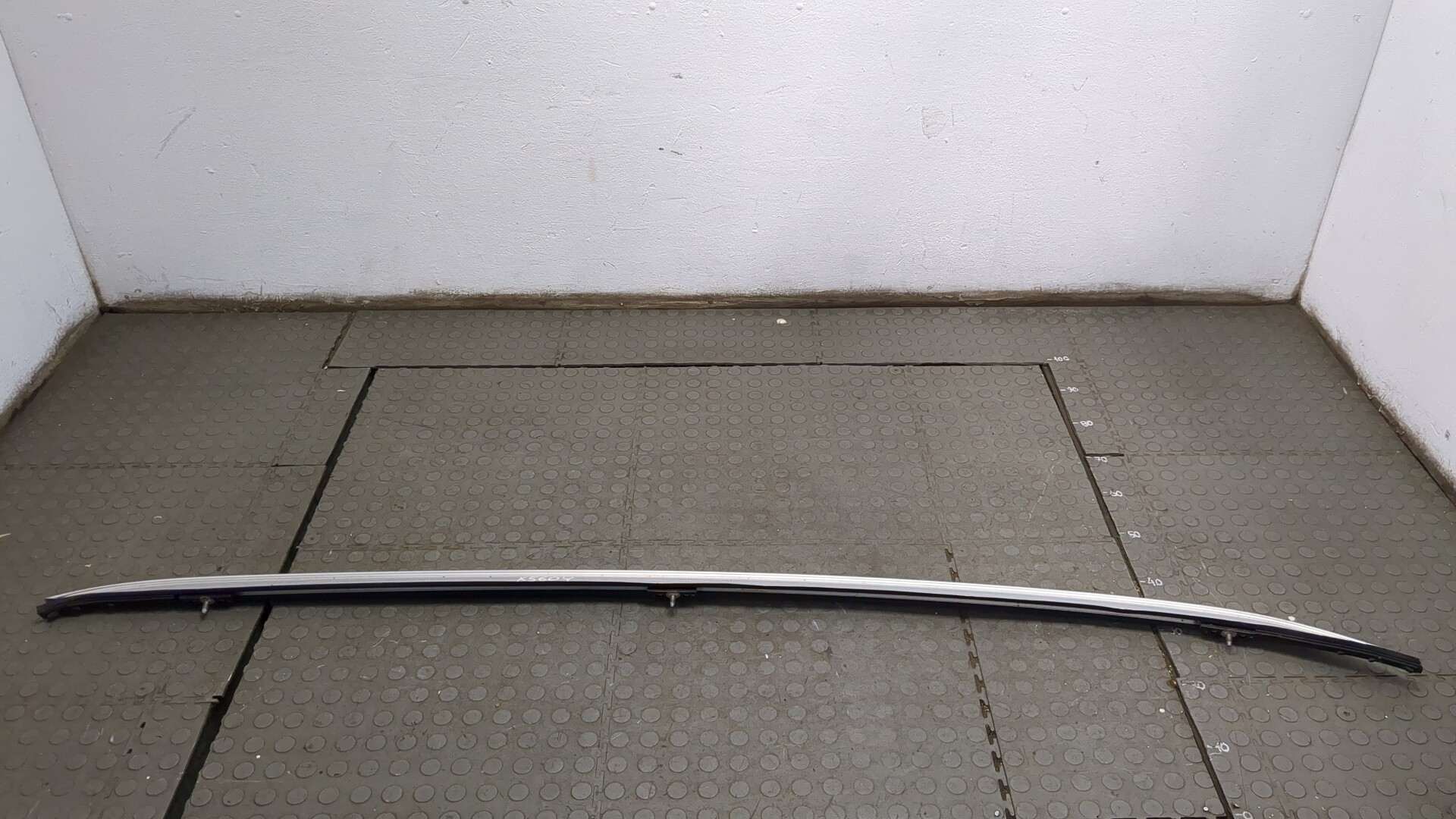 Рейлинг (релинг) правый (планка на крышу)